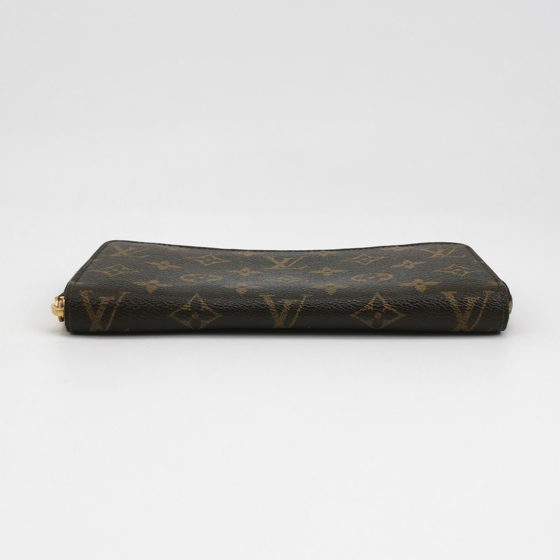 Louis Vuitton Louis Vuitton (LV) ZippyMonogram print zip around wallet -y Size ONE SIZE - 2 Thumbnail