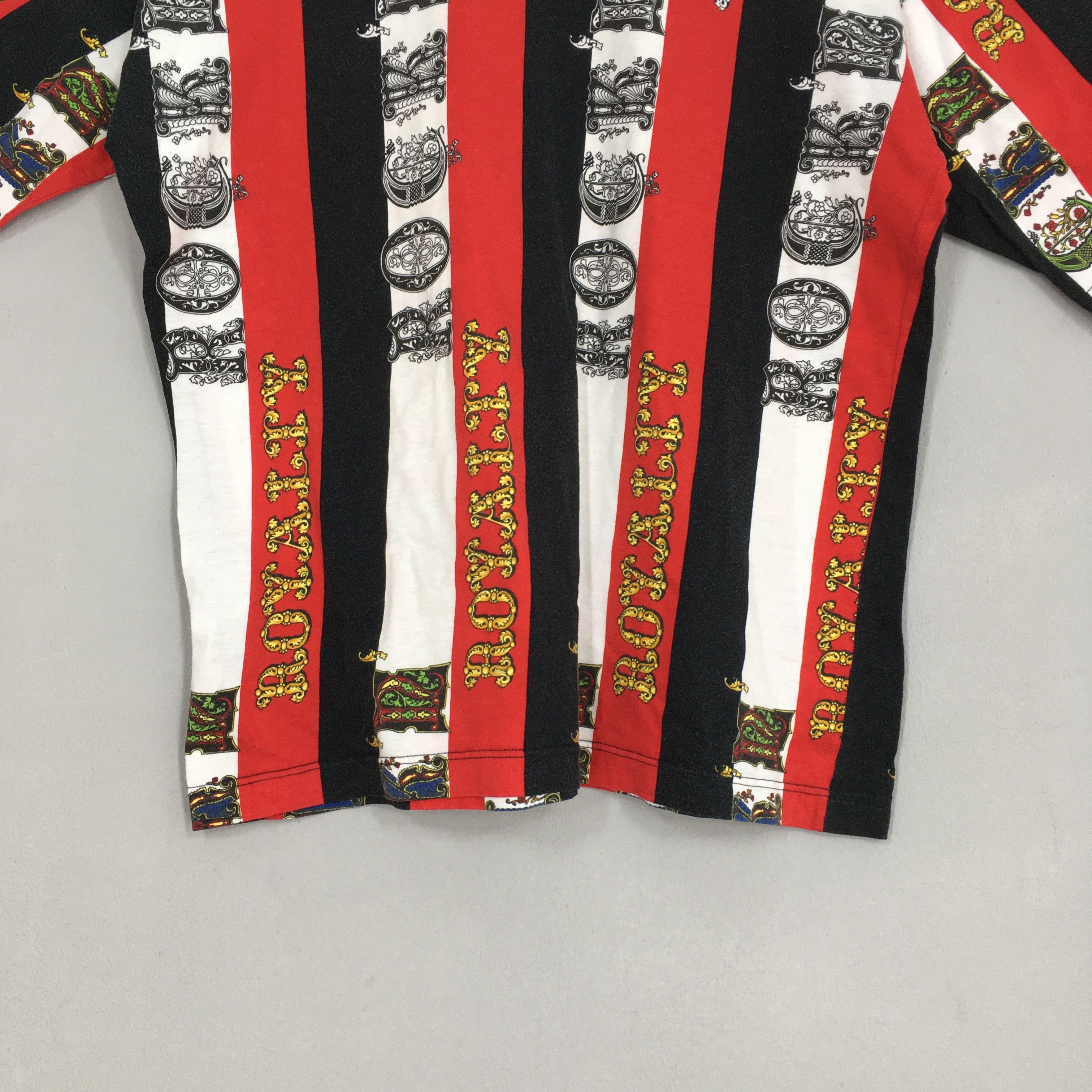 Versace × Versace Jeans Couture × Vintage Vintage Versace Medusa Royalty Striped Tshirt Medium Size US M / EU 48-50 / 2 - 3 Thumbnail