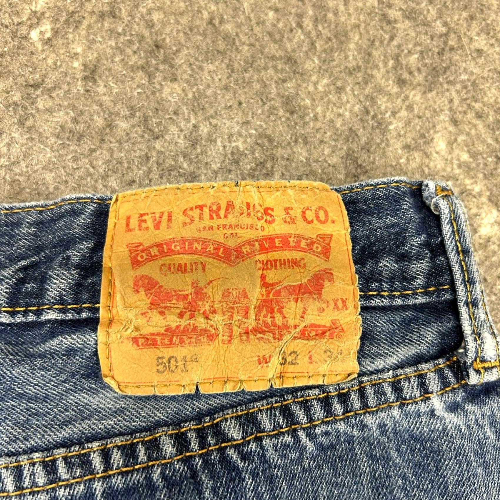 Levi's Levi's 501 Jeans Mens 32x34 Blue Straight Regular Medium Distressed 5-Pocket Denim Regular Fit Button Fly Jeans Mens Women? Size US 32 / EU 48 - 3 Thumbnail