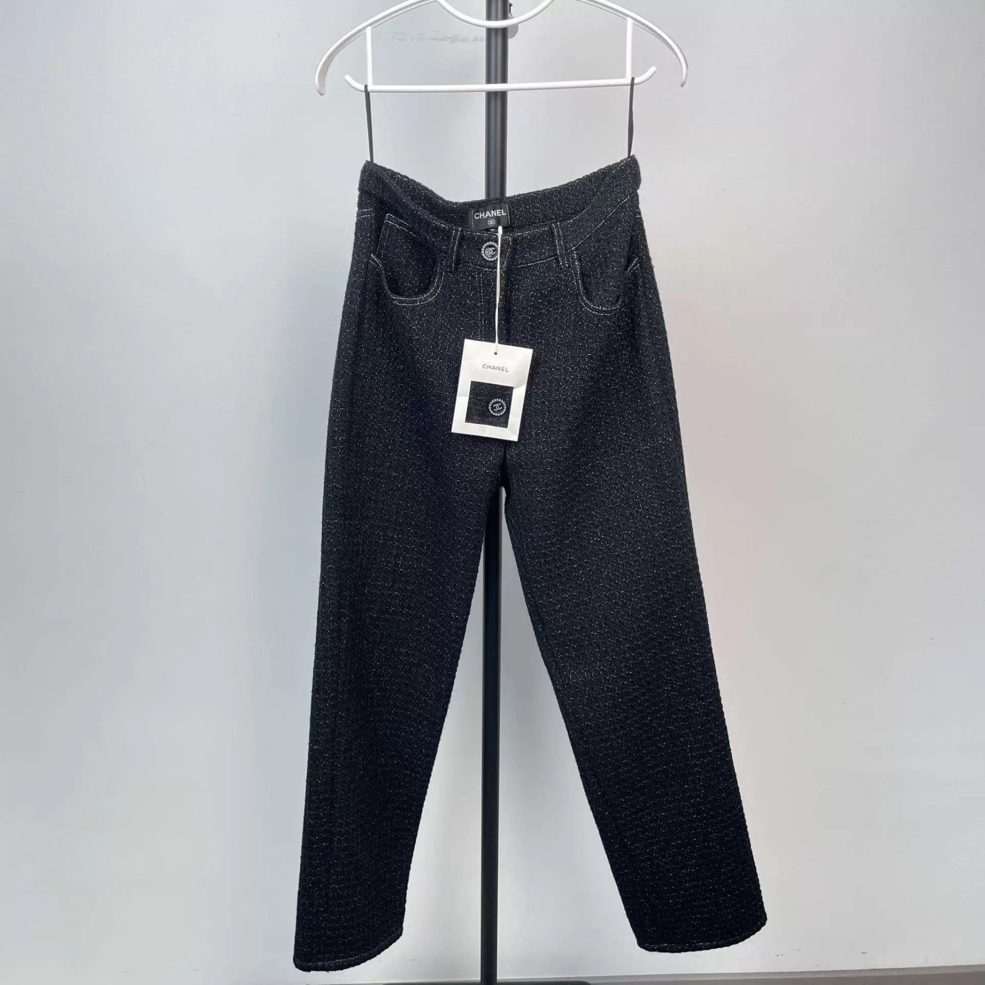 Chanel Chanel Wool Pants B&W 36 Unused Spare Button Size 26" / US 2 / IT 38 - 1 Thumbnail