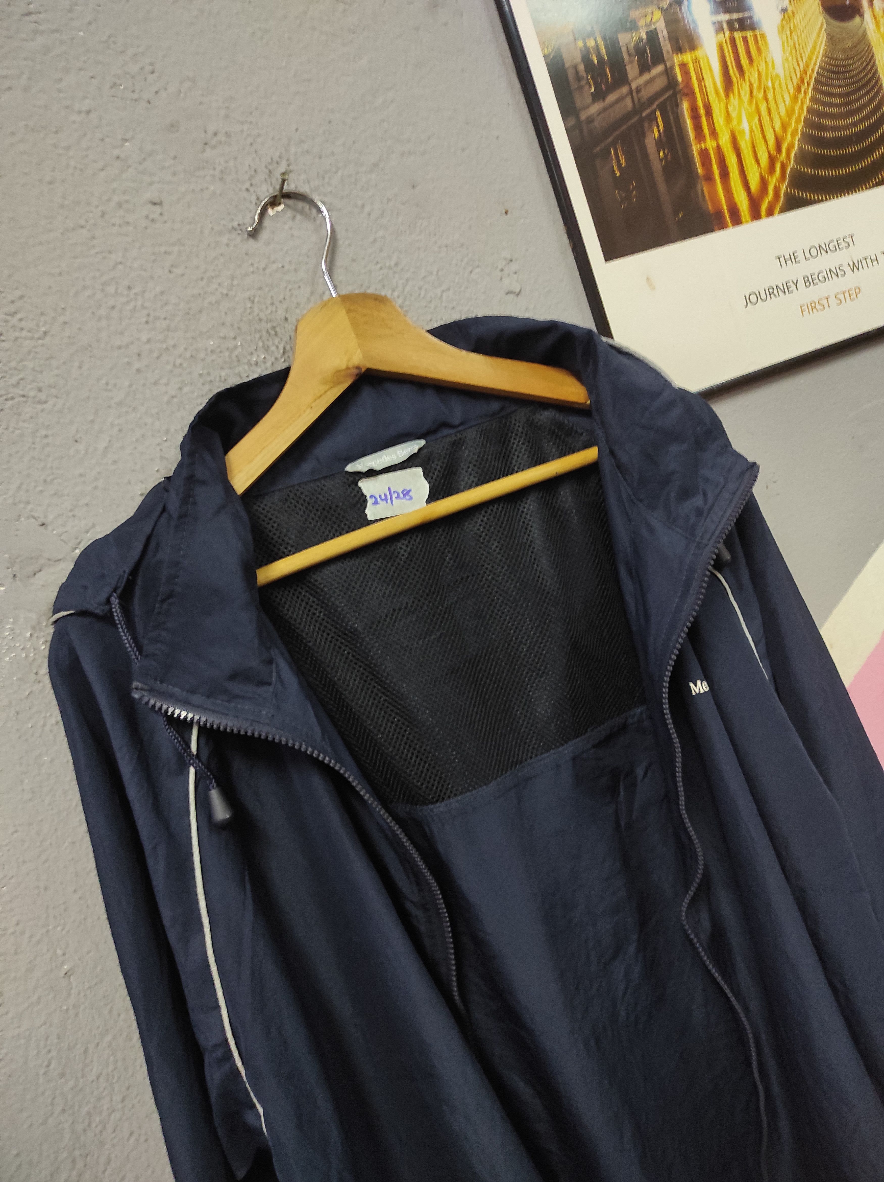 Mercedes-Benz MERCEDES BENZ LIGHT JACKET HOODED Size US L / EU 52-54 / 3 - 3 Thumbnail