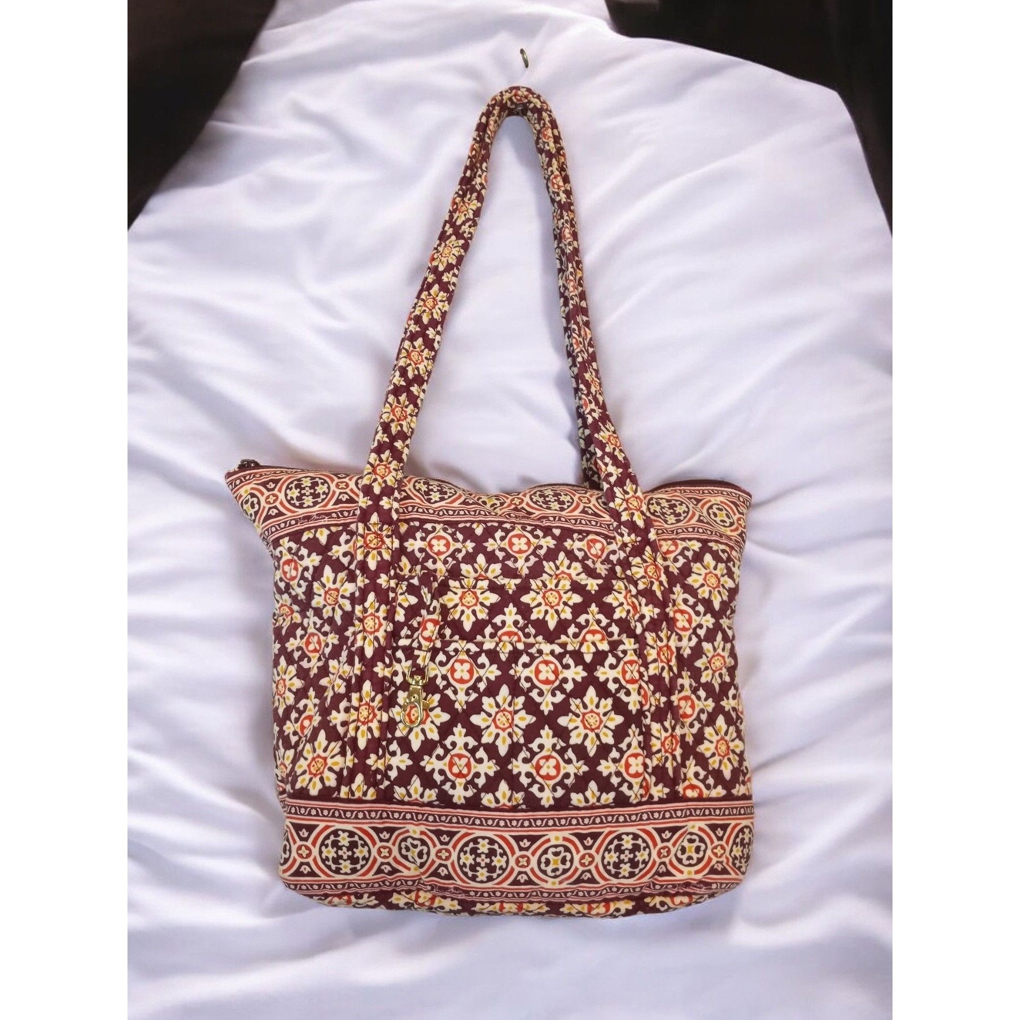 Other Vera Bradley Maroon Medallion Tote Size ONE SIZE - 1 Thumbnail