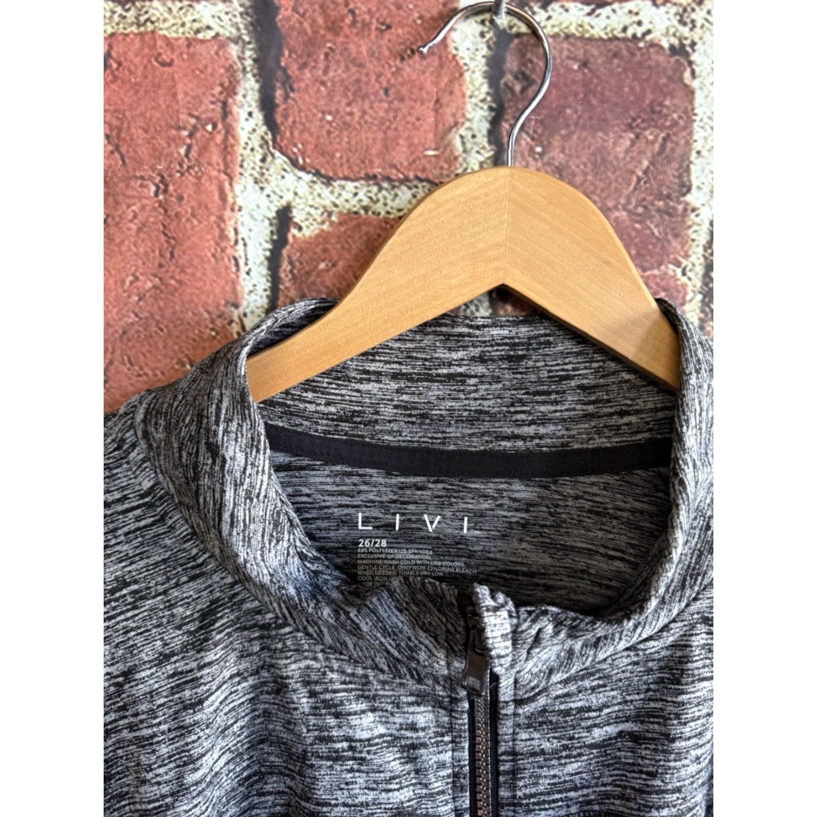Vintage Livi Active Womens Gray Full Zip Sweatshirt Plus Size 26/28 Athletic Activewear Zip Sweatshirt Mens? No gender not included. Size 4XL / US 24-26 - 3 Thumbnail