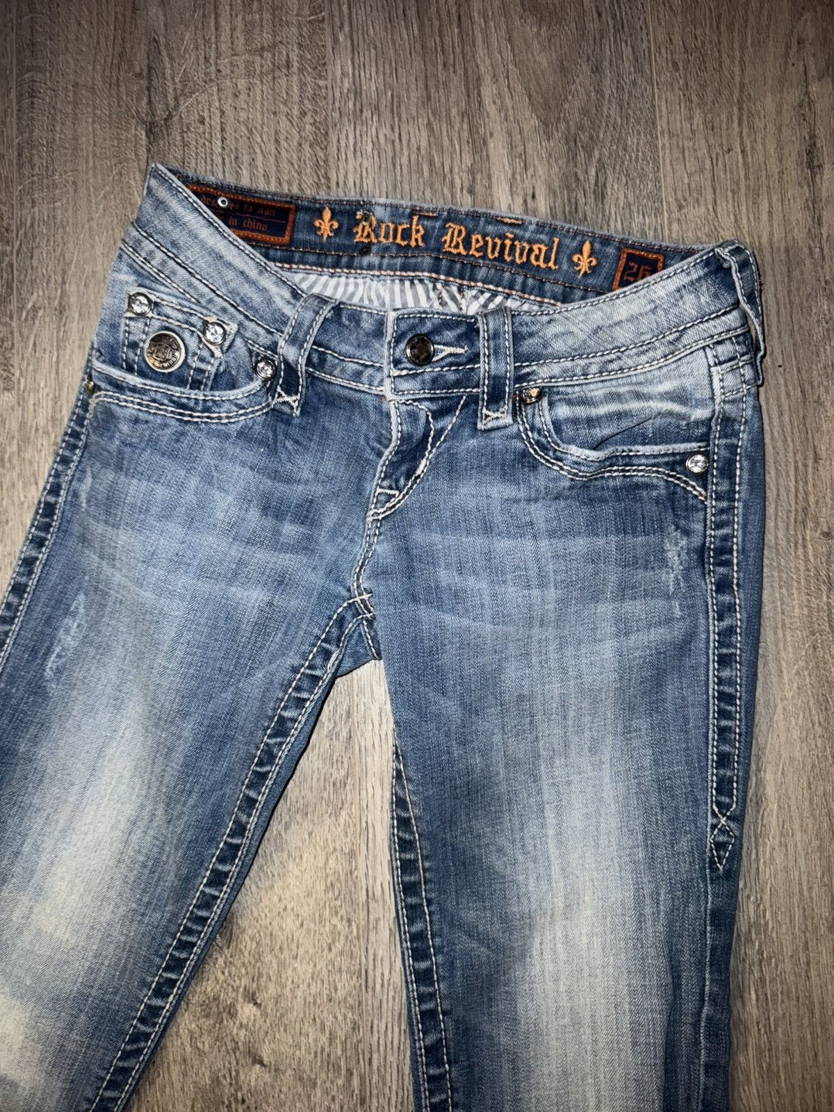 Rock Revival ROCK REVIVAL - CELINE CAPRI Y2K Low-waisted, straight jean Size 26" / US 2 / IT 38 - 7 Thumbnail
