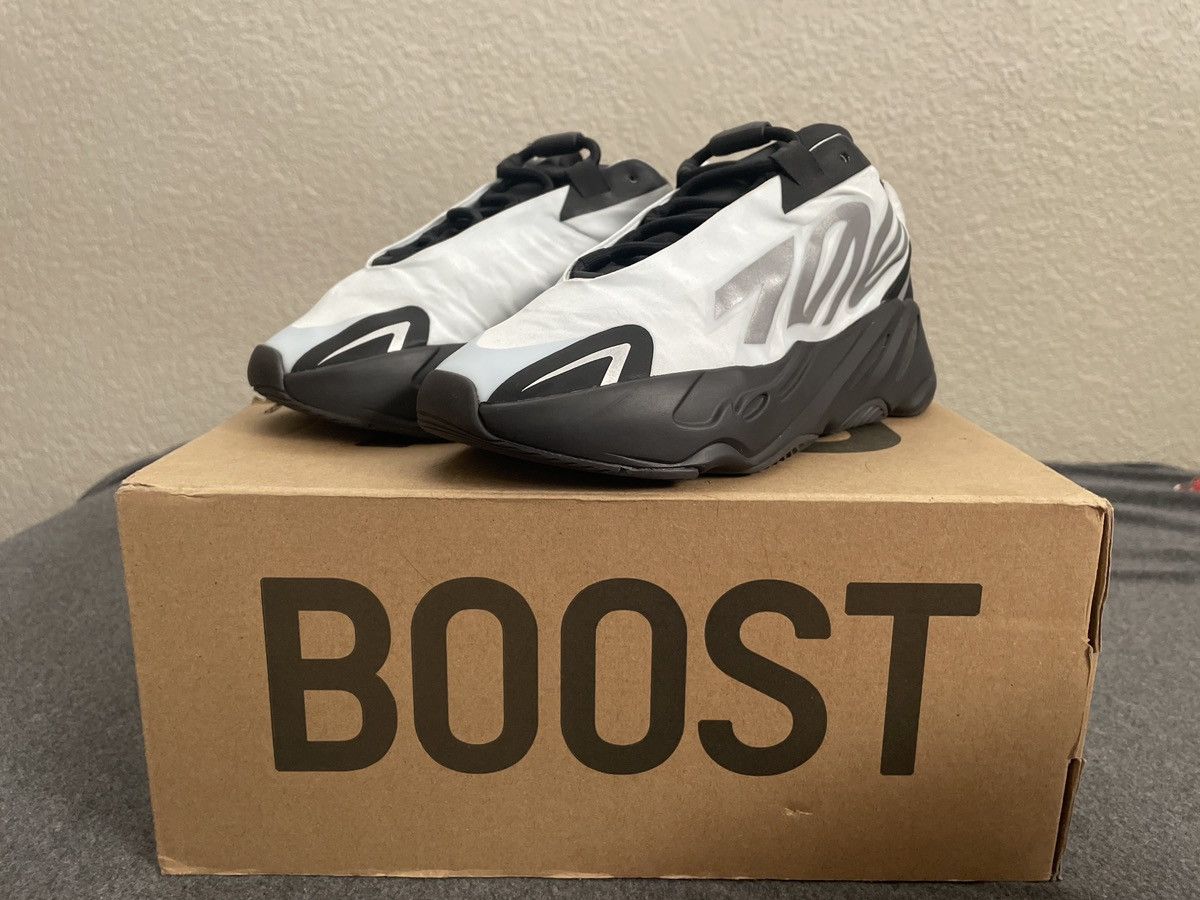 Kanye West × Yeezy Yeezy Adidas Reflective 700 MNVN Size US 5 / EU 37 - 1 Thumbnail
