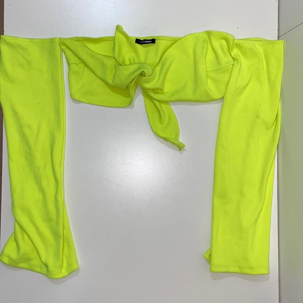 Fashion Nova Fashion Nova I Neon Off The Shoulder Tie Crop Top Size M / US 6-8 / IT 42-44 - 1 Thumbnail