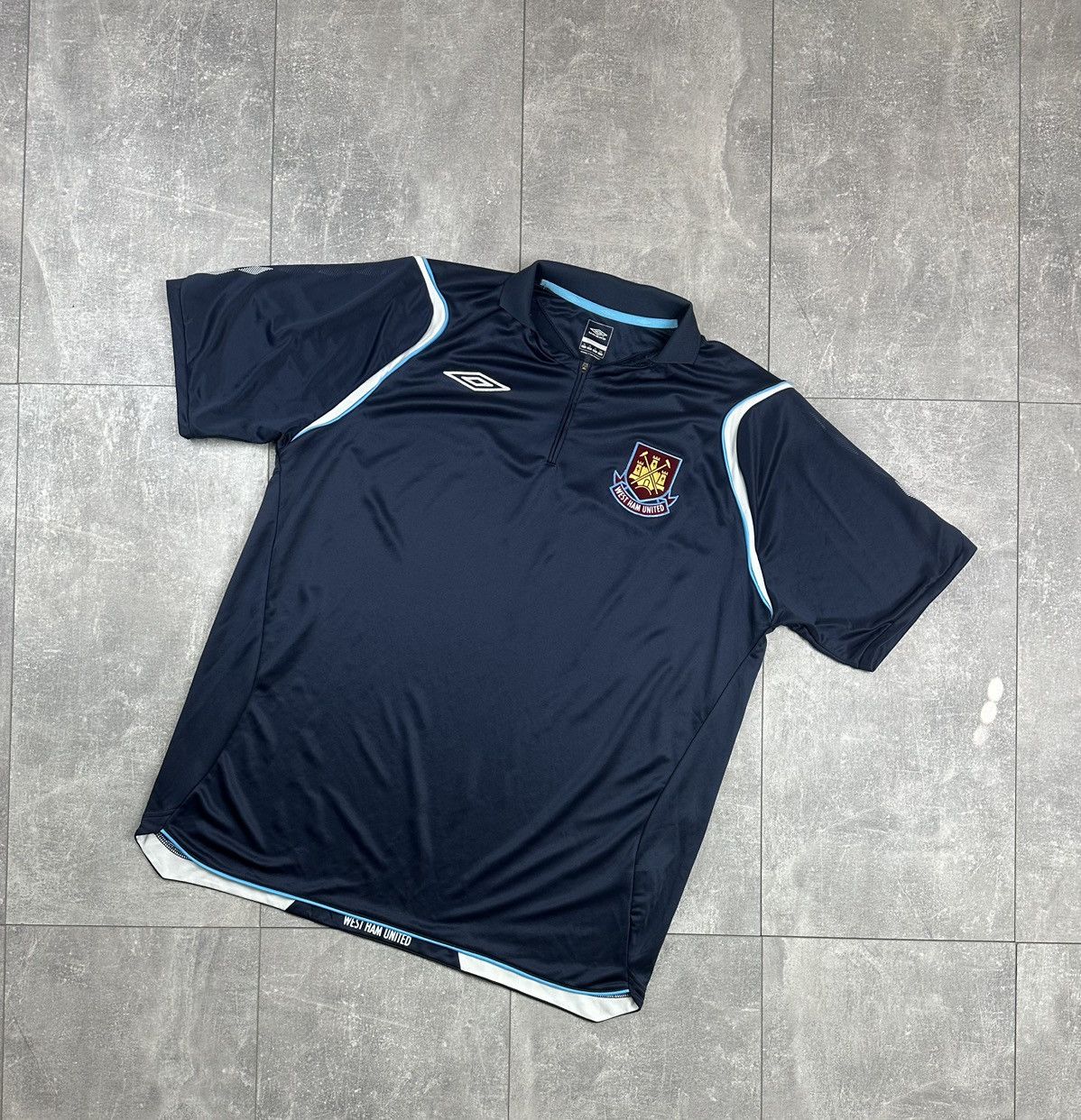 Umbro Umbro West Ham United Vintage Soccer Football Jersey Size US XL / EU 56 / 4 - 1 Thumbnail