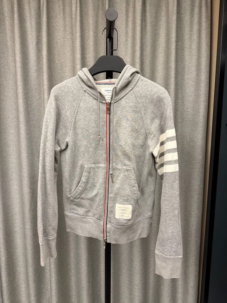 Thom Browne THOM BROWNE Classic 4-stripe Hooded Sweater 2502-Nextarrow Size US XS / EU 42 / 0 - 1 Thumbnail