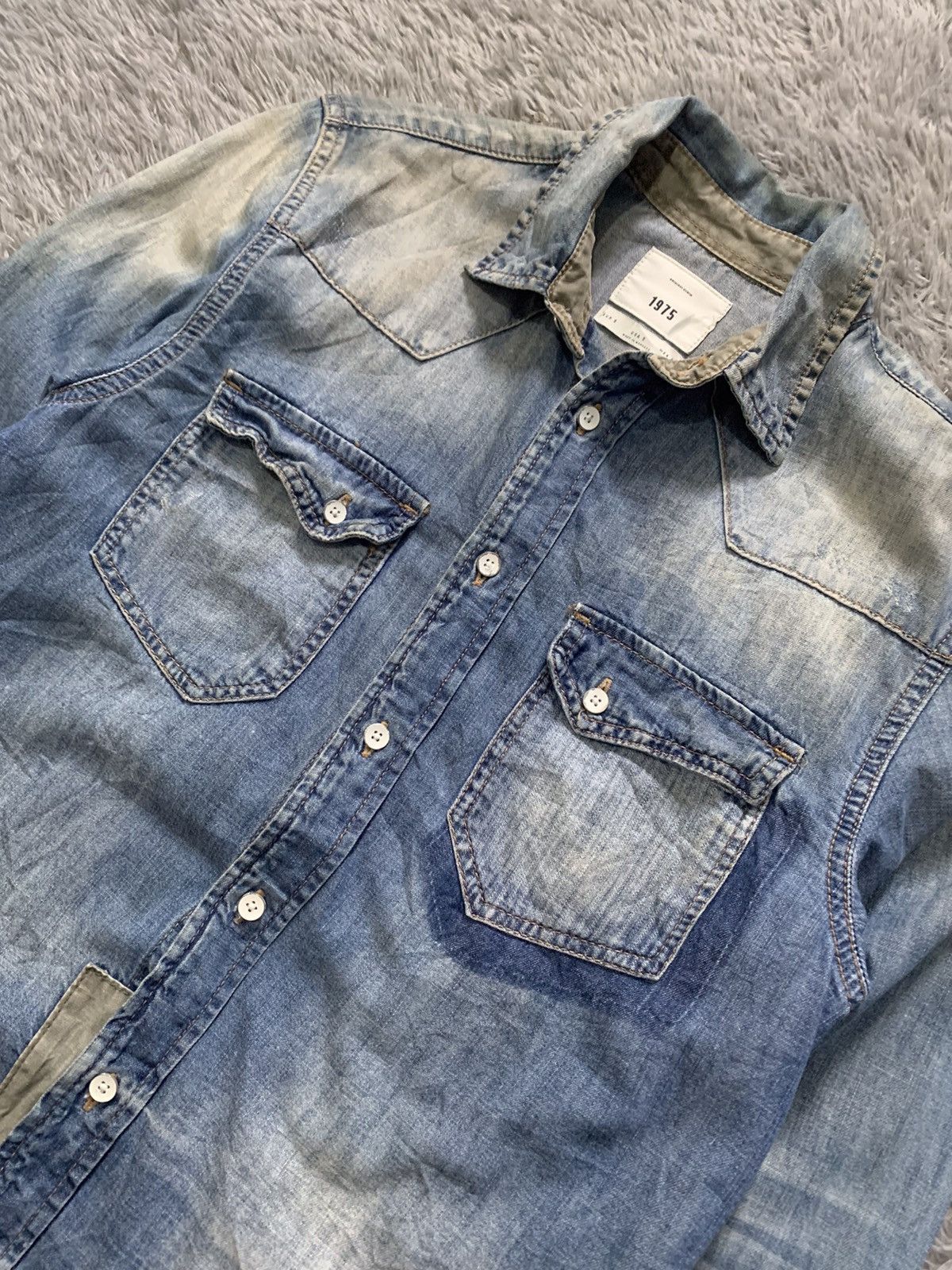 The 1975 The 1975 Distressed Denim Long Shirt by Zara Size US S / EU 44-46 / 1 - 1 Thumbnail