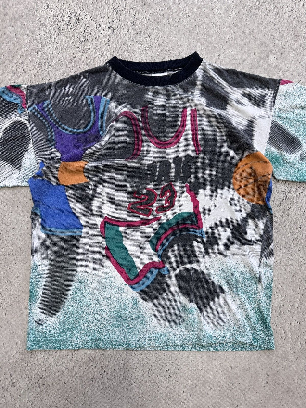 NBA × Vintage Vintage 90s Michael Jordan all over print graphic tshirt Size US S / EU 44-46 / 1 - 3 Thumbnail