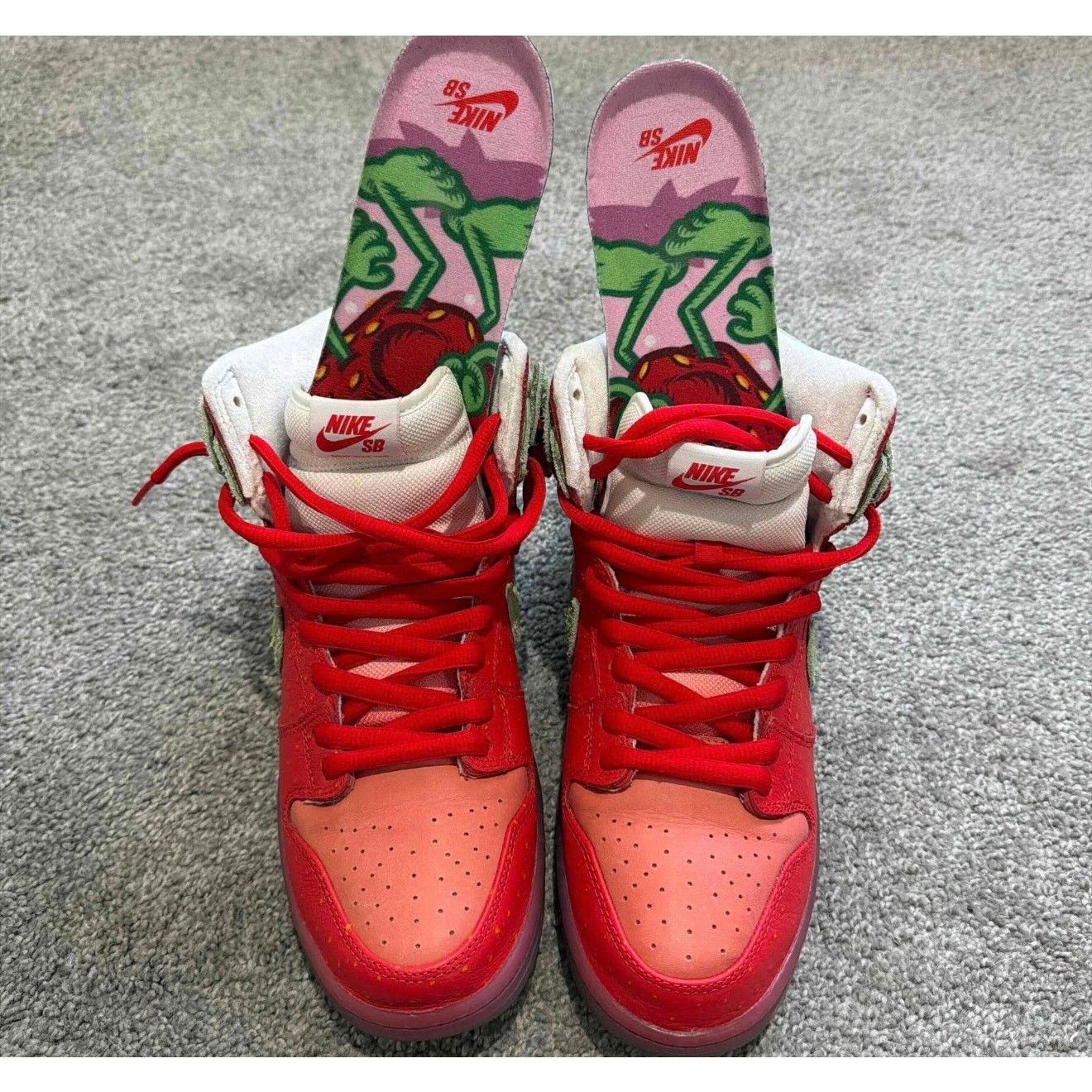 Nike Nike Dunk High SB Strawberry Cough CW7093-600 Size 10.5 Size US 10.5 / EU 43-44 - 3 Thumbnail