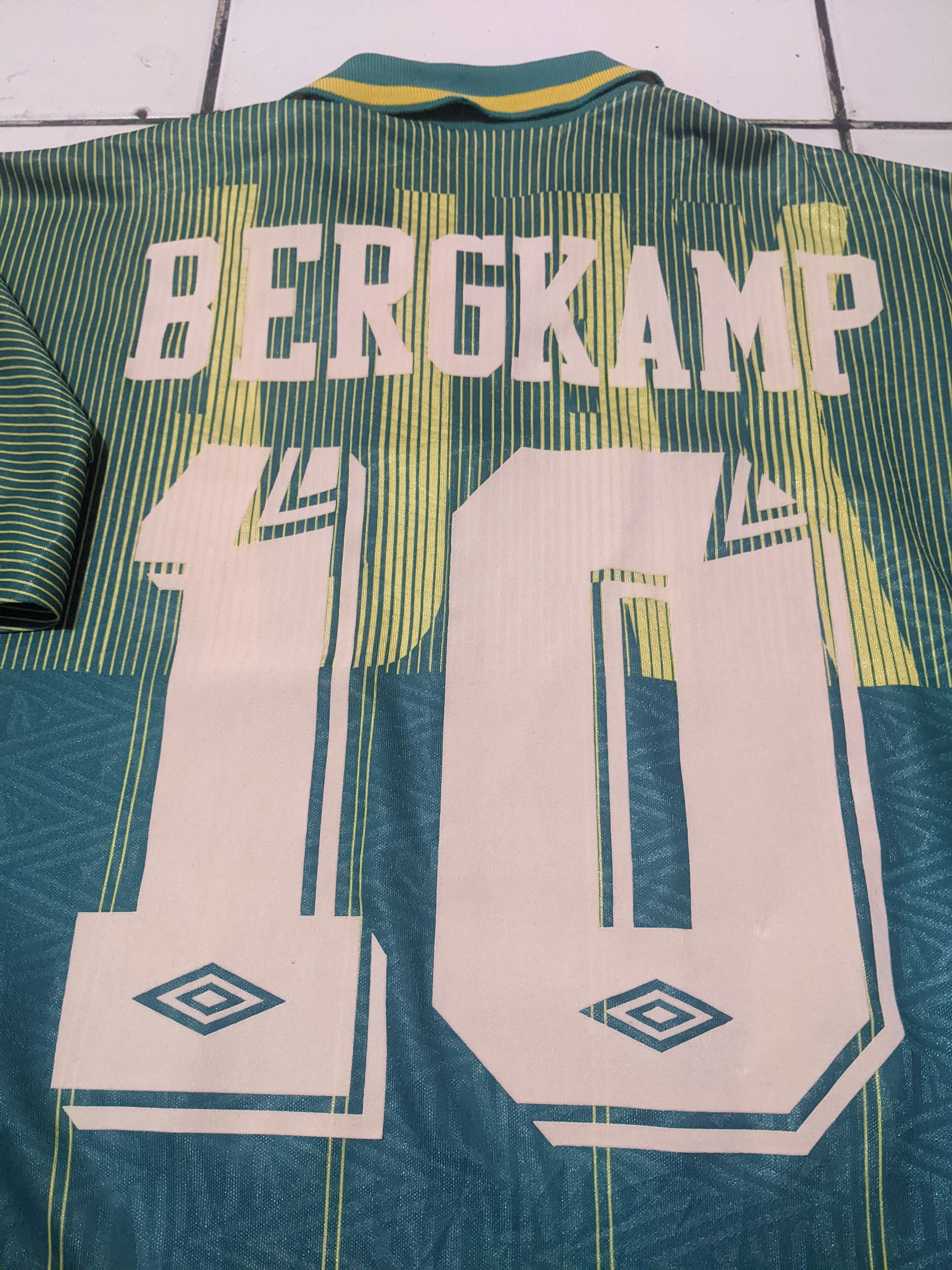 Umbro Ajax 1991-1993 ABN-AMRO BERGKAMP football shirt Size US L / EU 52-54 / 3 - 3 Thumbnail