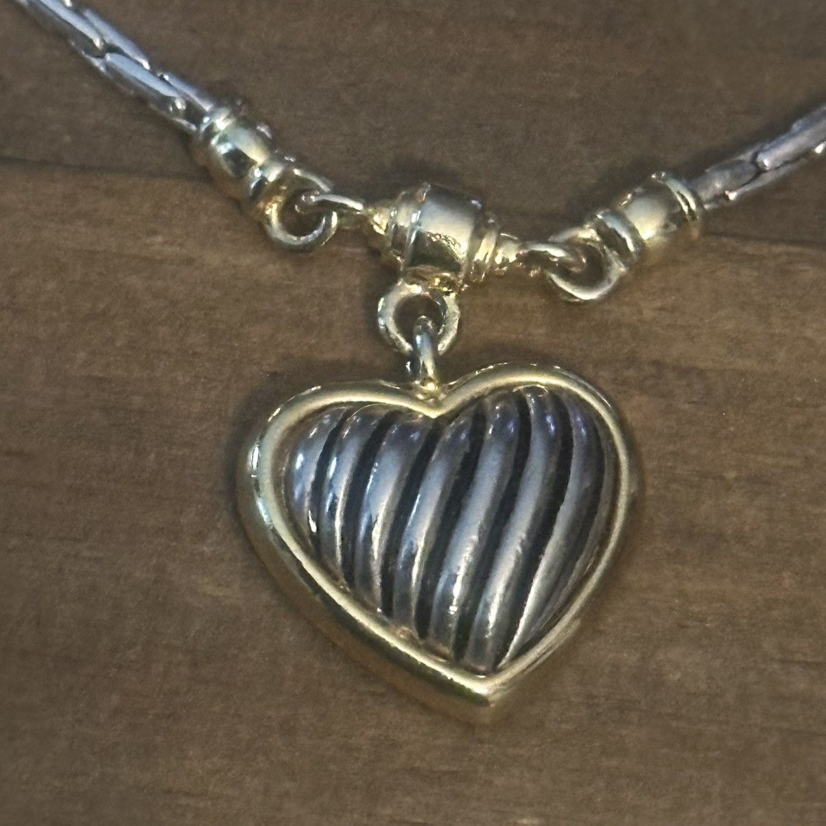 Other Two tone ribbed heart pendant necklace Size ONE SIZE - 4 Thumbnail