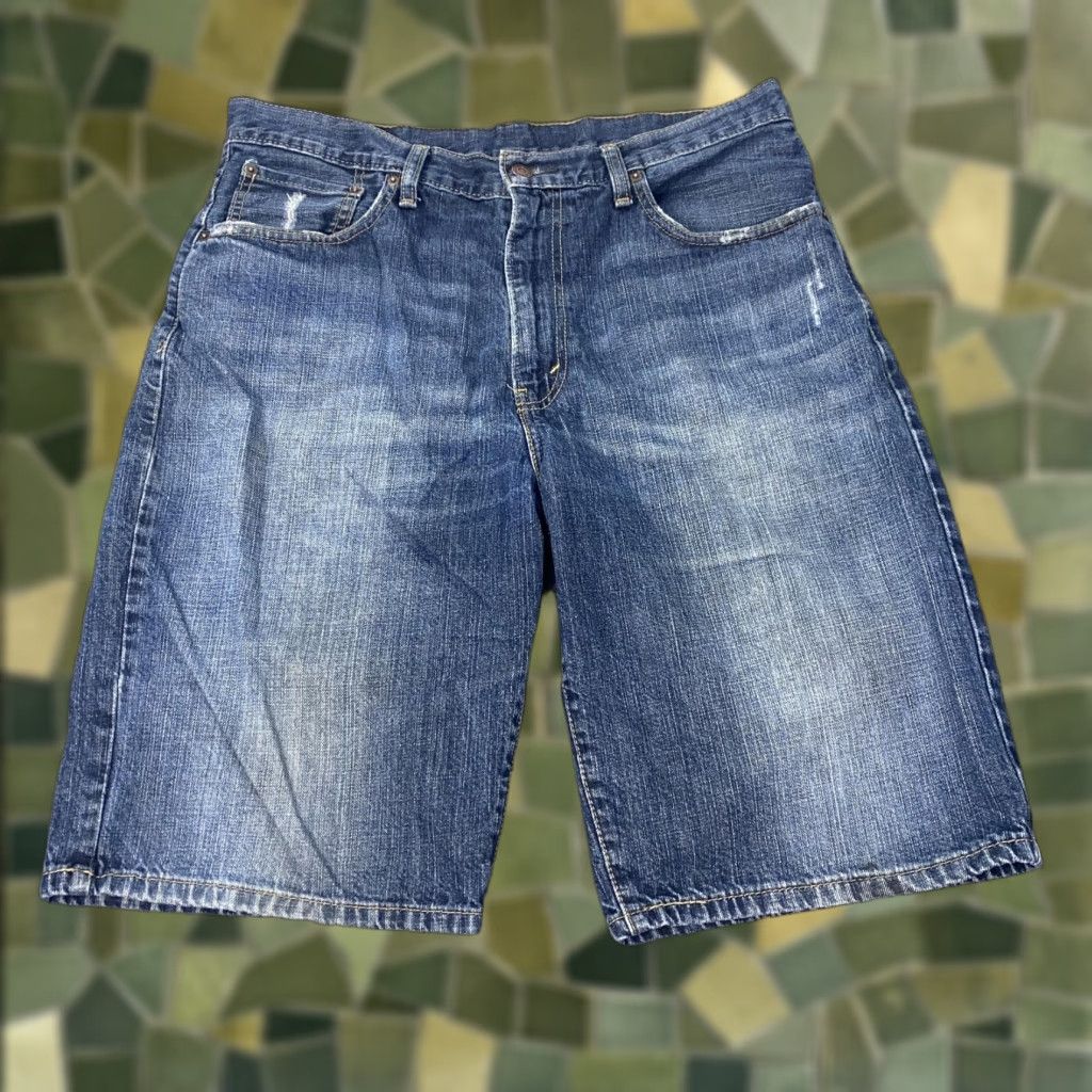 Levi's Levi's 569 Shorts Mens 34 Blue Denim Loose Fit 11 Inseam 5 Pocket Distressed Bermuda Mens Casual Shorts Distressed Size US 34 / EU 50 - 1 Thumbnail