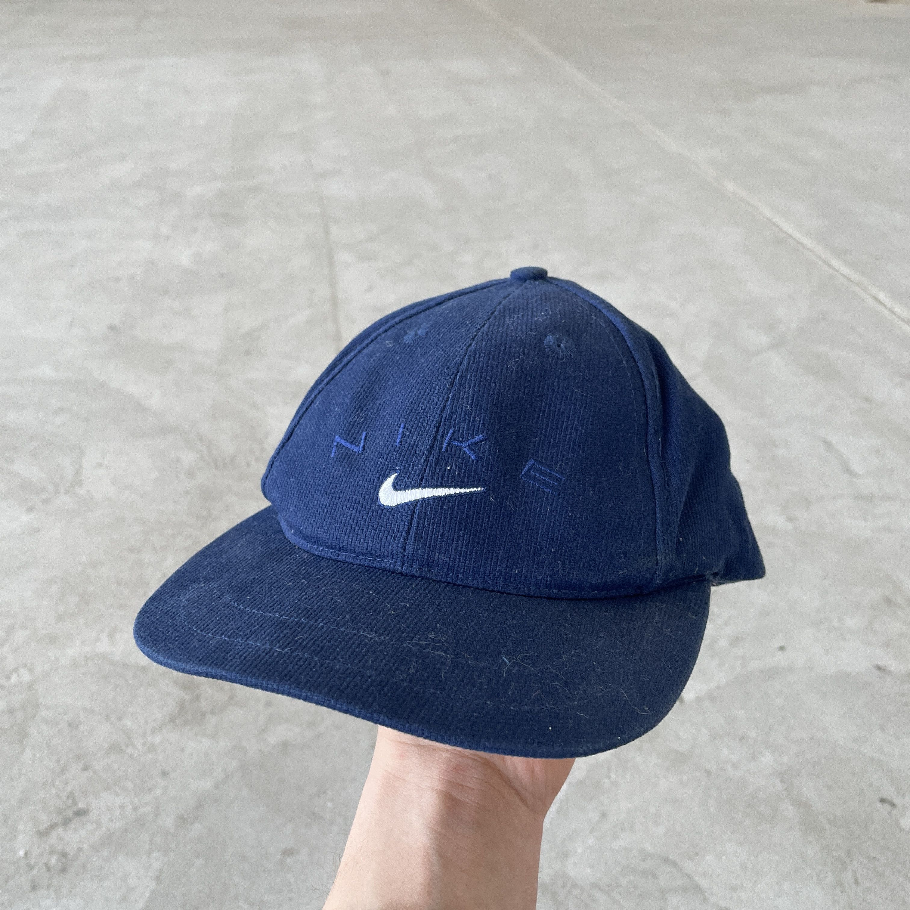 Nike Vintage Nike Swoosh Logo Navy Yellow Strapback Hat Cotton Size ONE SIZE - 1 Thumbnail