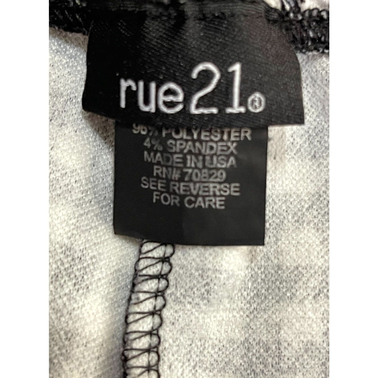 Vintage **rue21 Women's Large Black White Checkered Mini Skirt** User: rue21 Women's Large Black White Checkered Mini Skirt Size 36" / US 14 / IT 50 - 7 Thumbnail