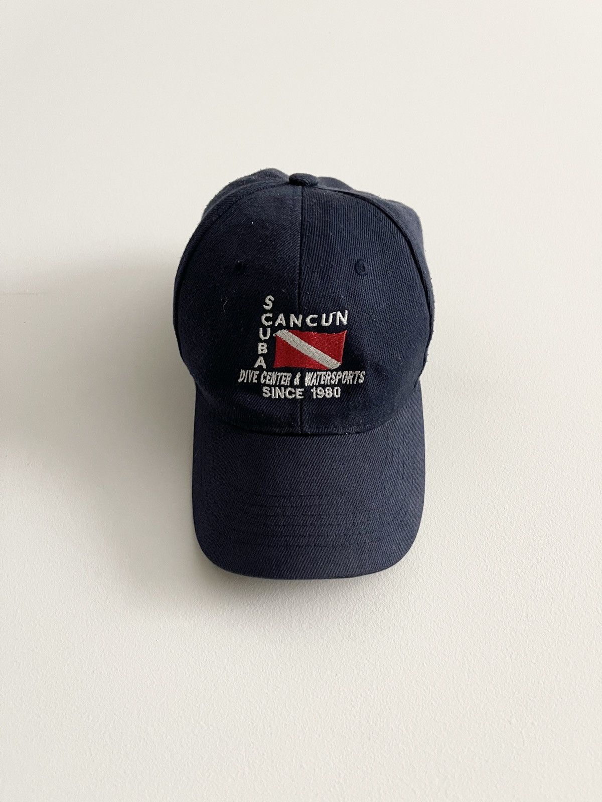 Vintage STEAL! 1990s Cancun Scuba Trucker Hat Size ONE SIZE - 1 Thumbnail