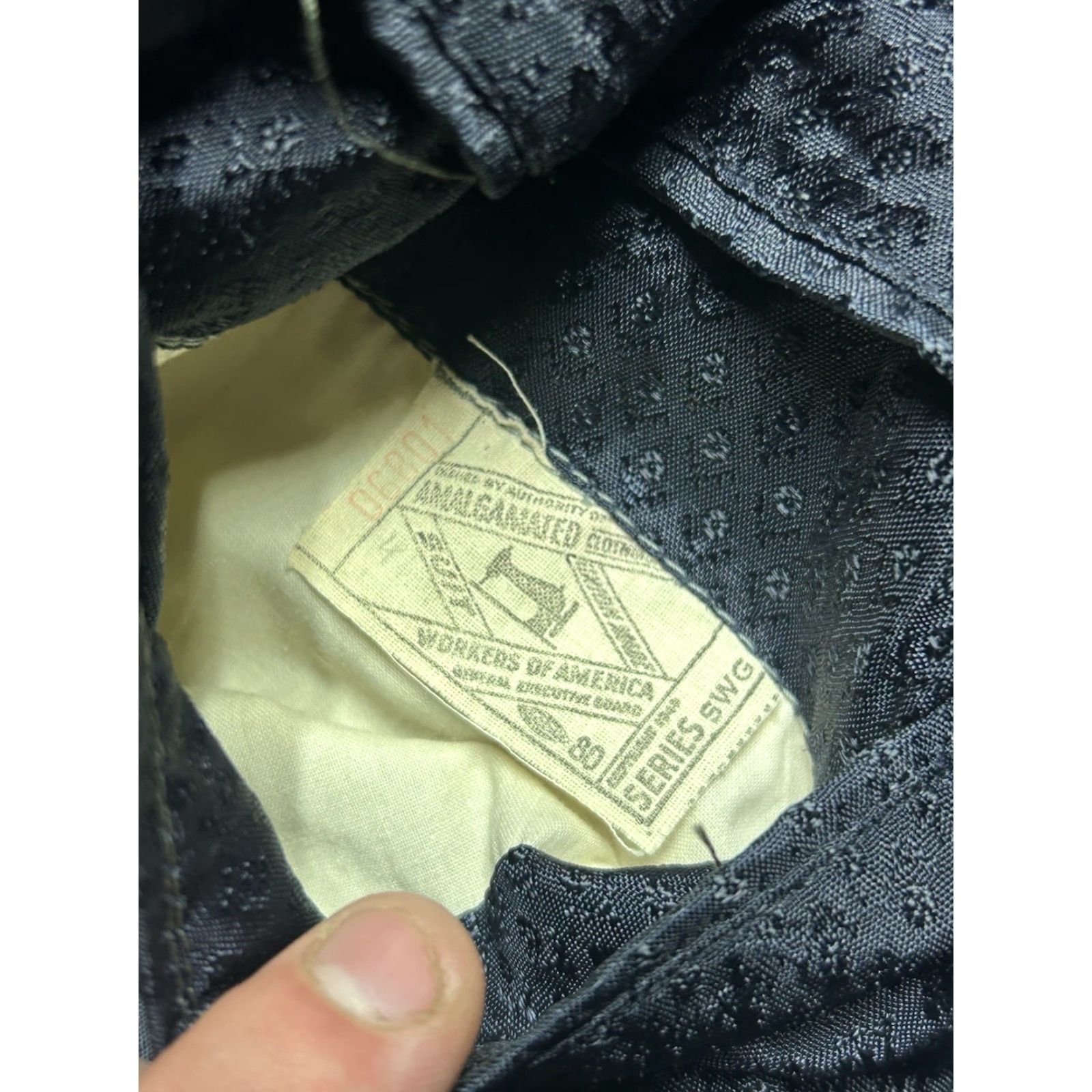 Vintage VINTAGE 1950s sport coat blazer gabardine faded navy blue Union men’s 40? 40 Navy Gabardine Union Mens 1950s Sports Coat Blazer Vintage Mens Size 40R - 6 Thumbnail