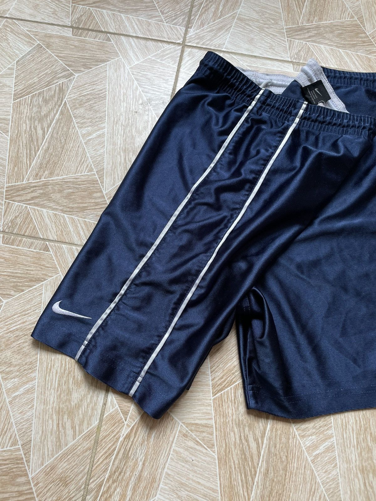 Nike × Vintage Vintage Retro Nike Shimmering Navy Shorts Swoosh Sport Drill Size US 34 / EU 50 - 4 Thumbnail