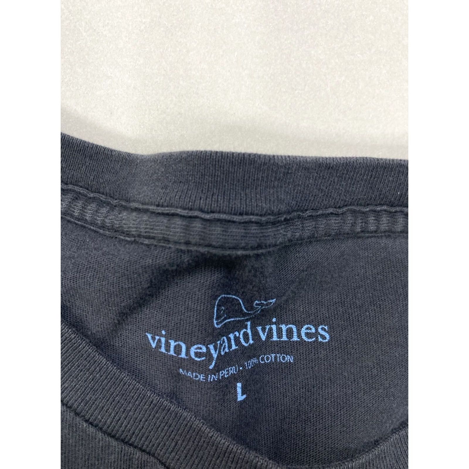 Vineyard Vines Vineyard Vines T-Shirt Men Large L Graphic Print Pocket Crew Neck Long Sleeve Color Black 2020s Happy New Year Size US L / EU 52-54 / 3 - 6 Thumbnail