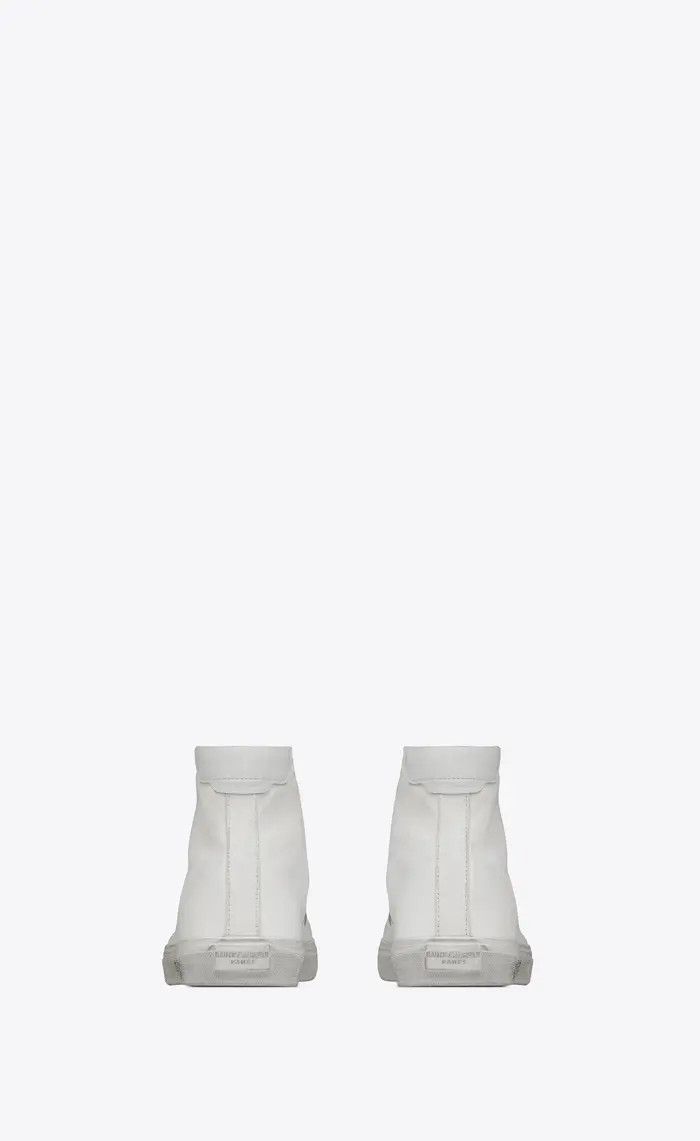 o1bcso1str1225 Malibu Mid Top Sneaker in White