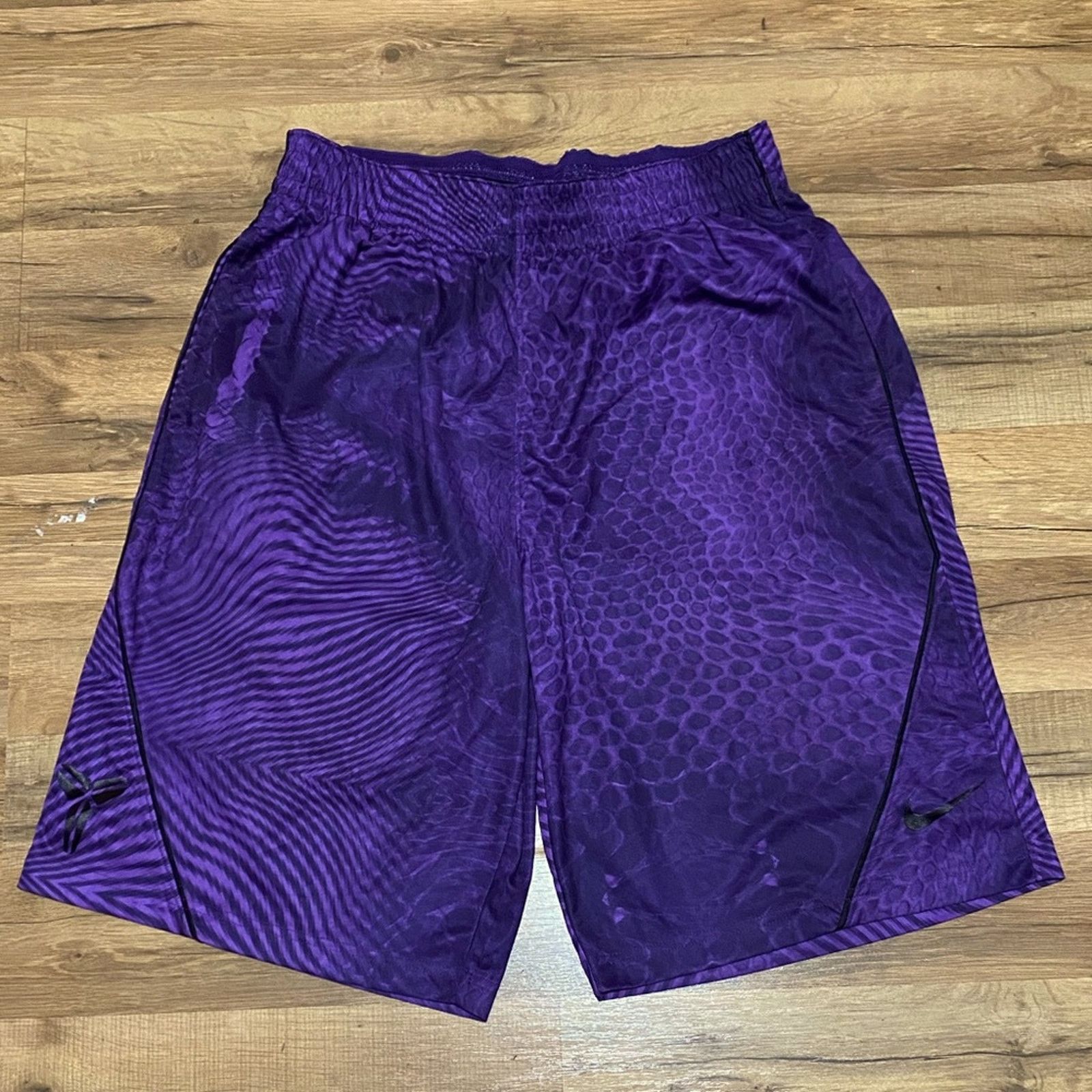 Nike 2010 Nike Kobe Dri-Fit Snake Skin Shorts Size US 30 / EU 46 - 1 Thumbnail