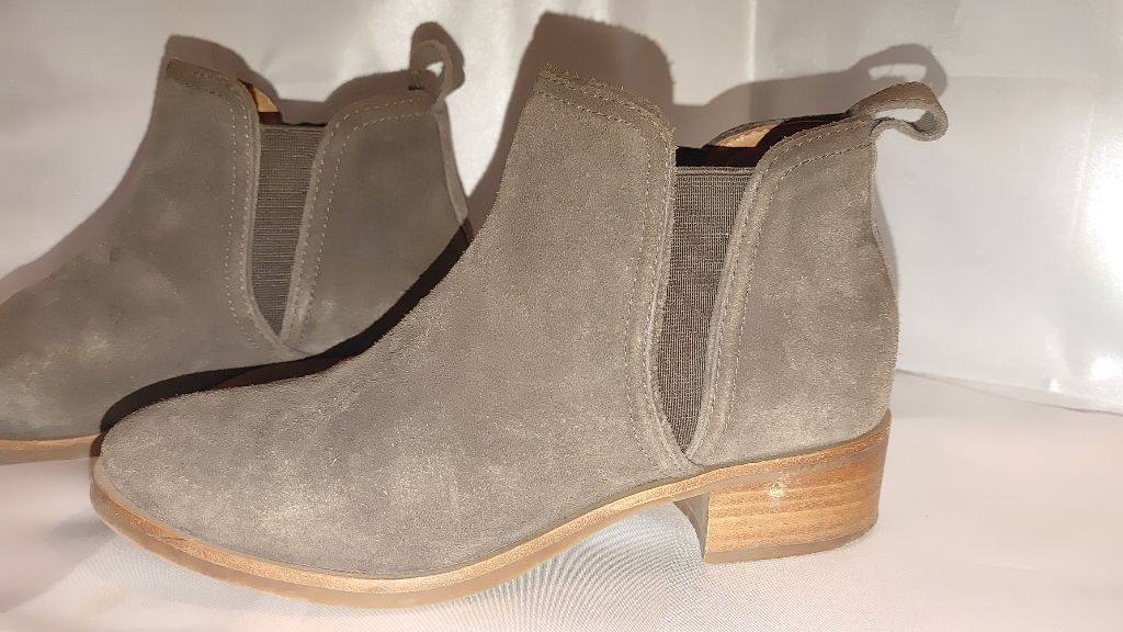 Lucky Brand Lucky Brand Pogan Suede Ankle Booties Size 8M Size US 8 / IT 38 - 2 Thumbnail