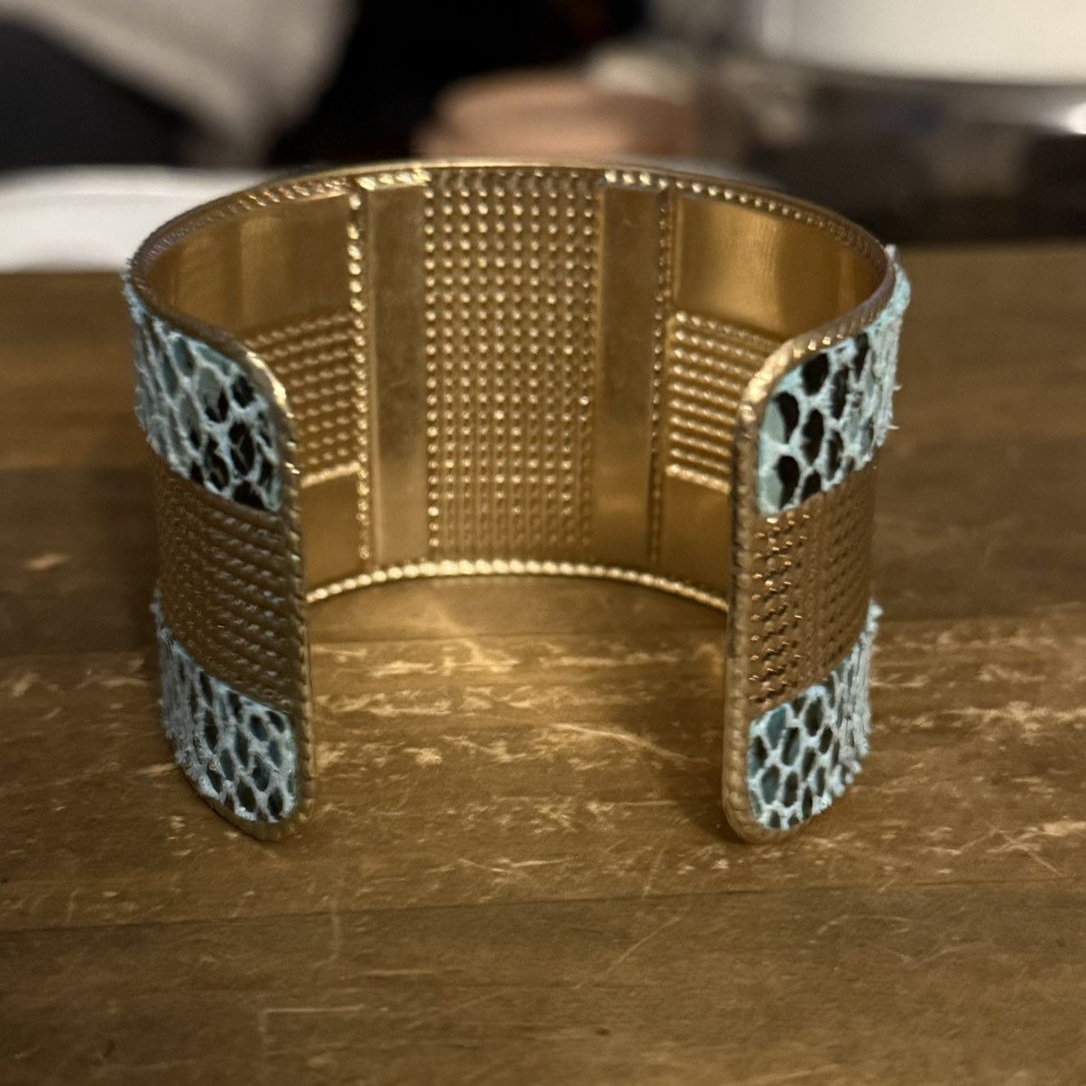 Other Gold tone wide blue snakeskin print bangle cuff bracelet Size ONE SIZE - 4 Thumbnail