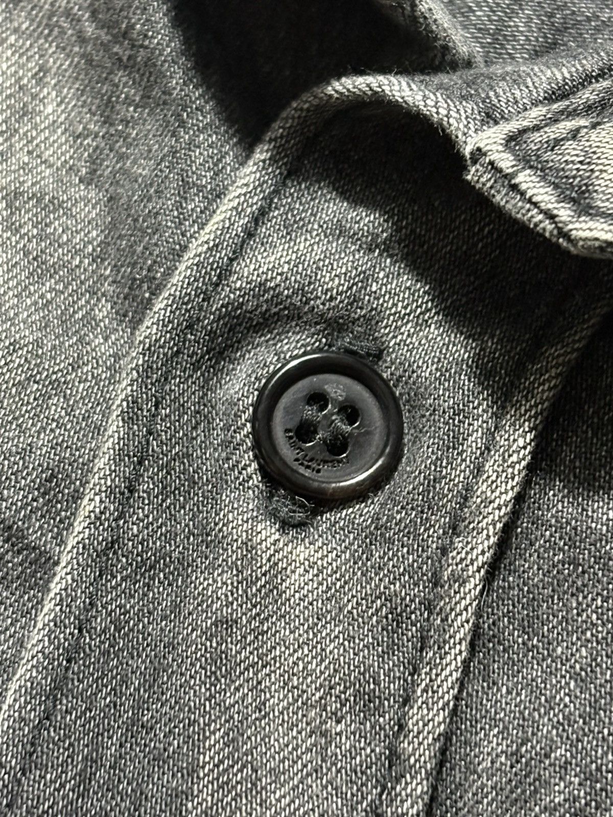 Saint Laurent Paris SAINT LAURENT 2017 SIGNATURE SCRIPT BUTTON UP L/S SHIRT Size US L / EU 52-54 / 3 - 5 Thumbnail