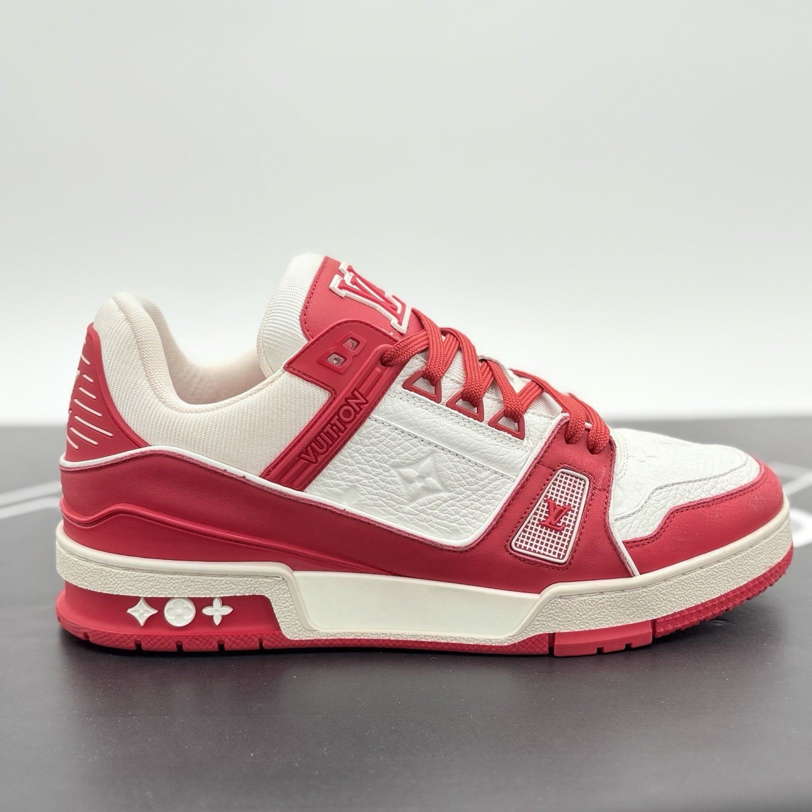 Louis Vuitton (8-8.5 US) Louis Vuitton Trainer ' Red White '| SUPER CLEAN! Size US 8 / EU 41 - 2 Thumbnail