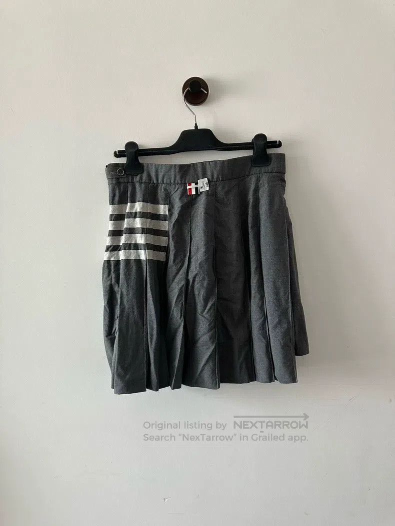 Thom Browne Thom Browne Gray Pleated Skirt Size 28" / US 6 / IT 42 - 2 Thumbnail