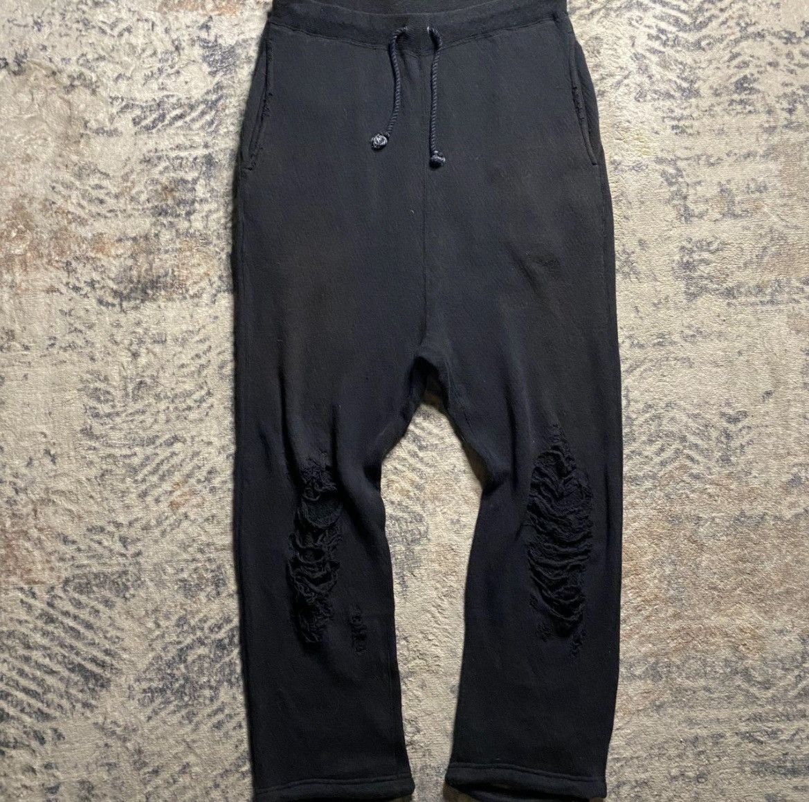 Maison MIHARA YASUHIRO Maison Mihara Yasuhiro Harun Distressed Sweatpants Size US 30 / EU 46 - 1 Thumbnail