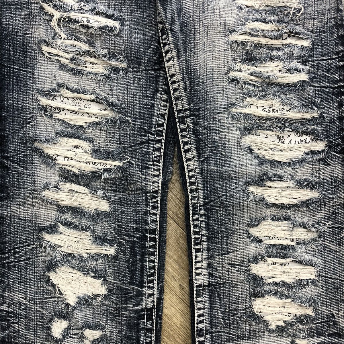If Six Was Nine × Japanese Brand × Le Grande Bleu (L.G.B.) Crazy🔥 Y2K Original Jeans Distressed Faded Acid Wash Jeans Size US 28 / EU 44 - 14 Thumbnail