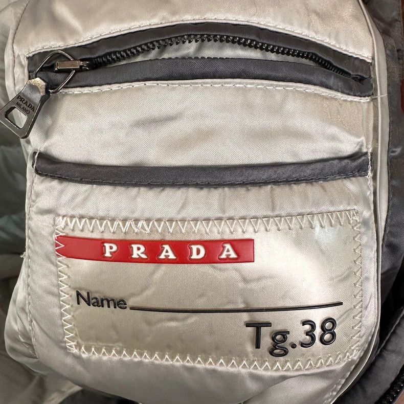 Prada Prada Classic iron brand long triangle logo down jacket 250 Size XS / US 0-2 / IT 36-38 - 5 Thumbnail