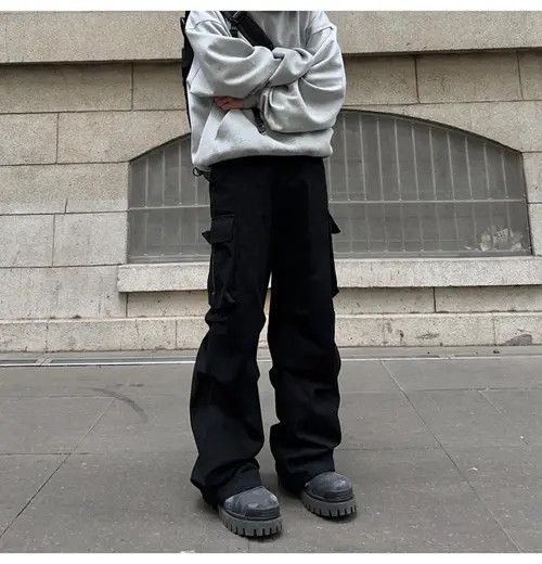 VIBE Stylish Black Cargo Pants with Utility Pockets Size US 32 / EU 48 - 2 Thumbnail