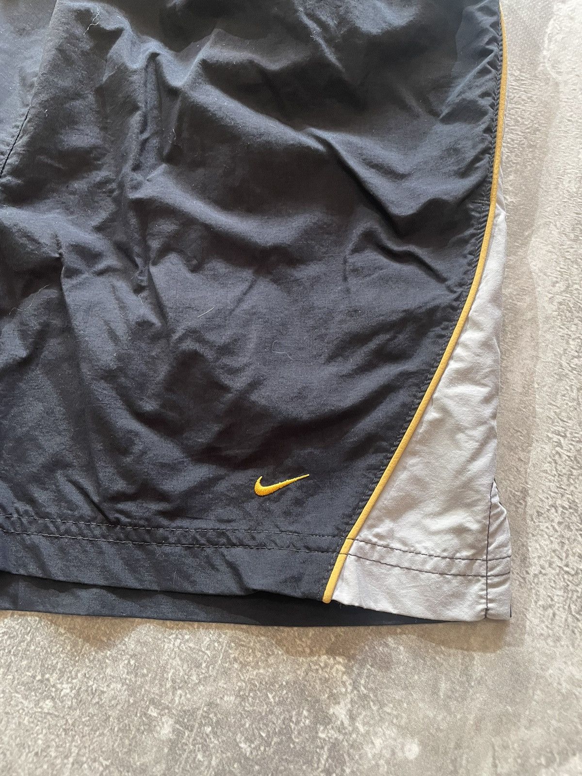 Nike × Vintage Vintage Nike Nylon Shorts Size M Size US 32 / EU 48 - 2 Thumbnail