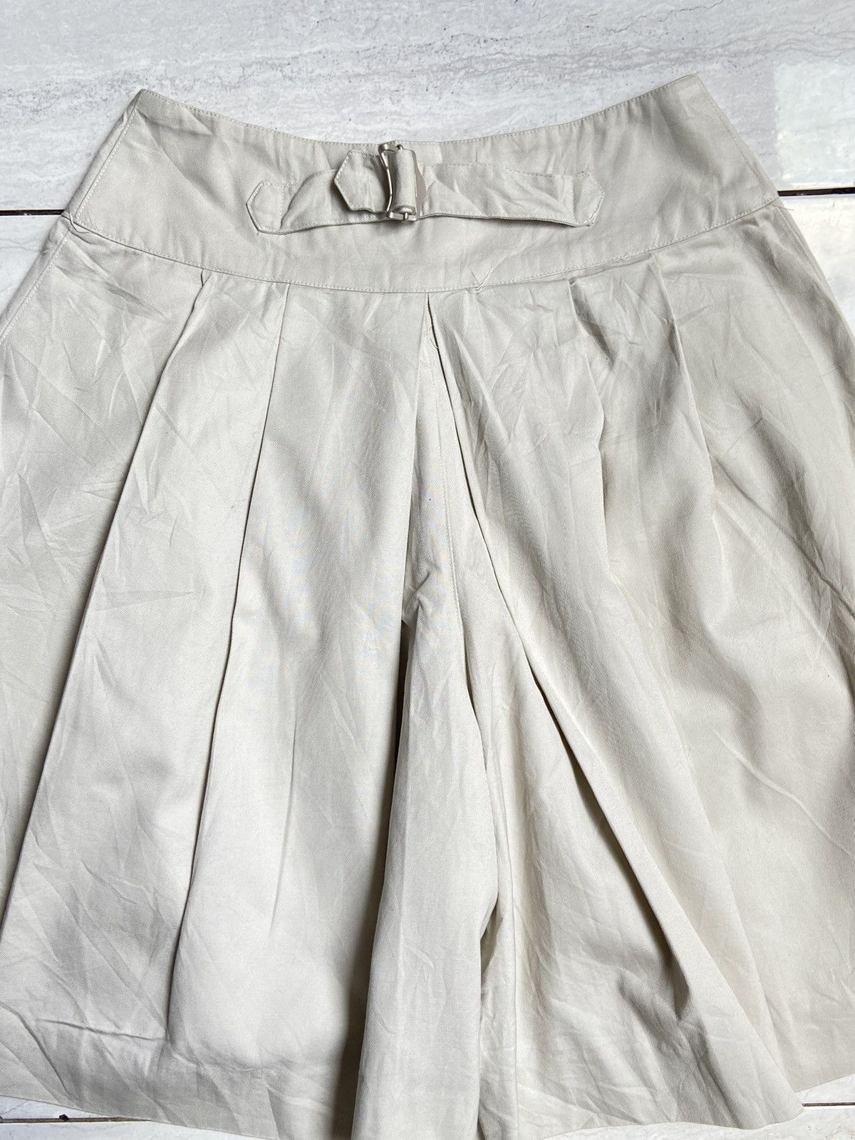 Issey Miyake IS ISSEY MIYAKE Cream Shorts Size US 26 / EU 42 - 8 Thumbnail