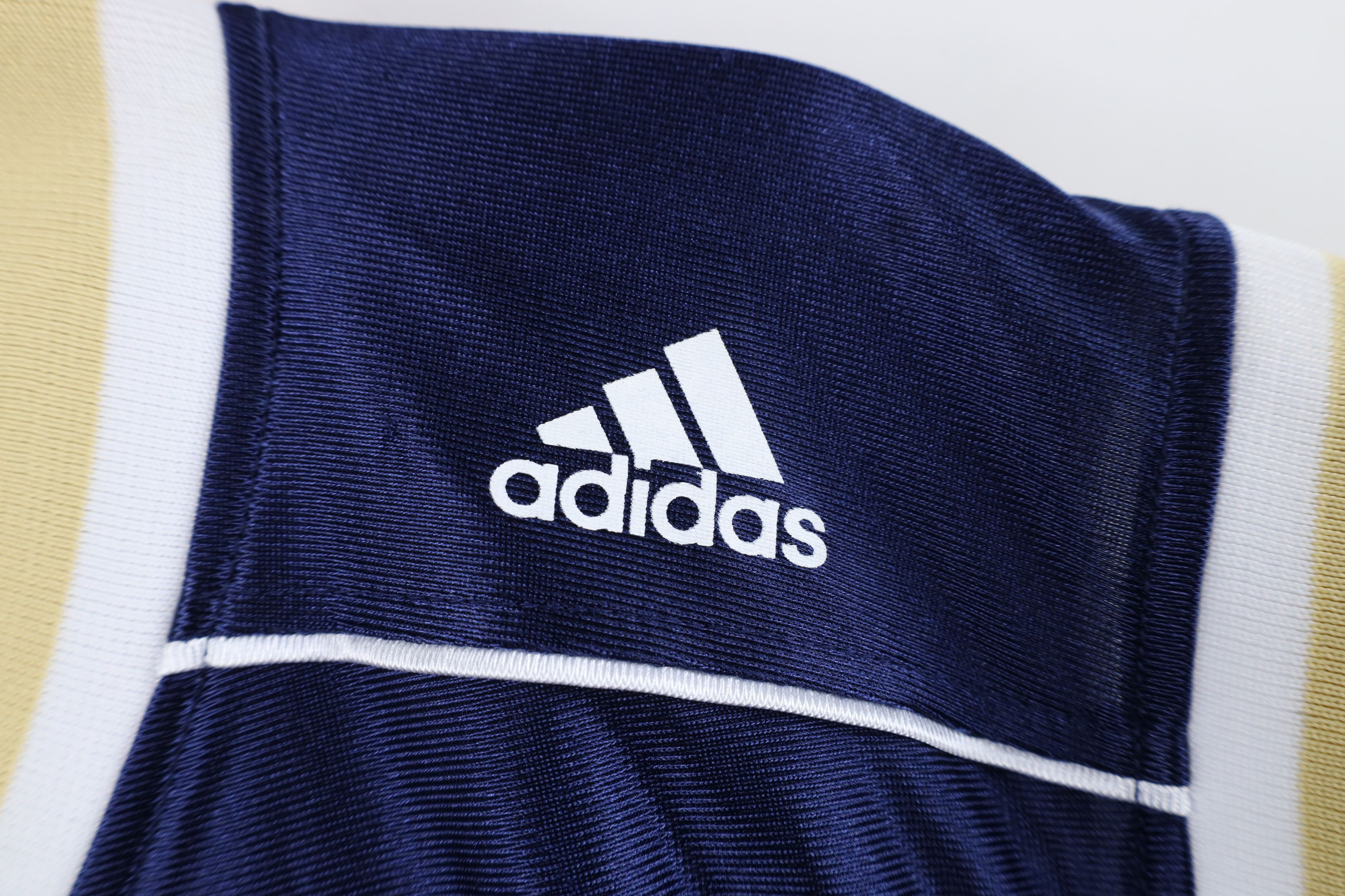 Adidas Deadstock Vintage Y2K Adidas University Basketball Jersey Size US XL / EU 56 / 4 - 8 Thumbnail