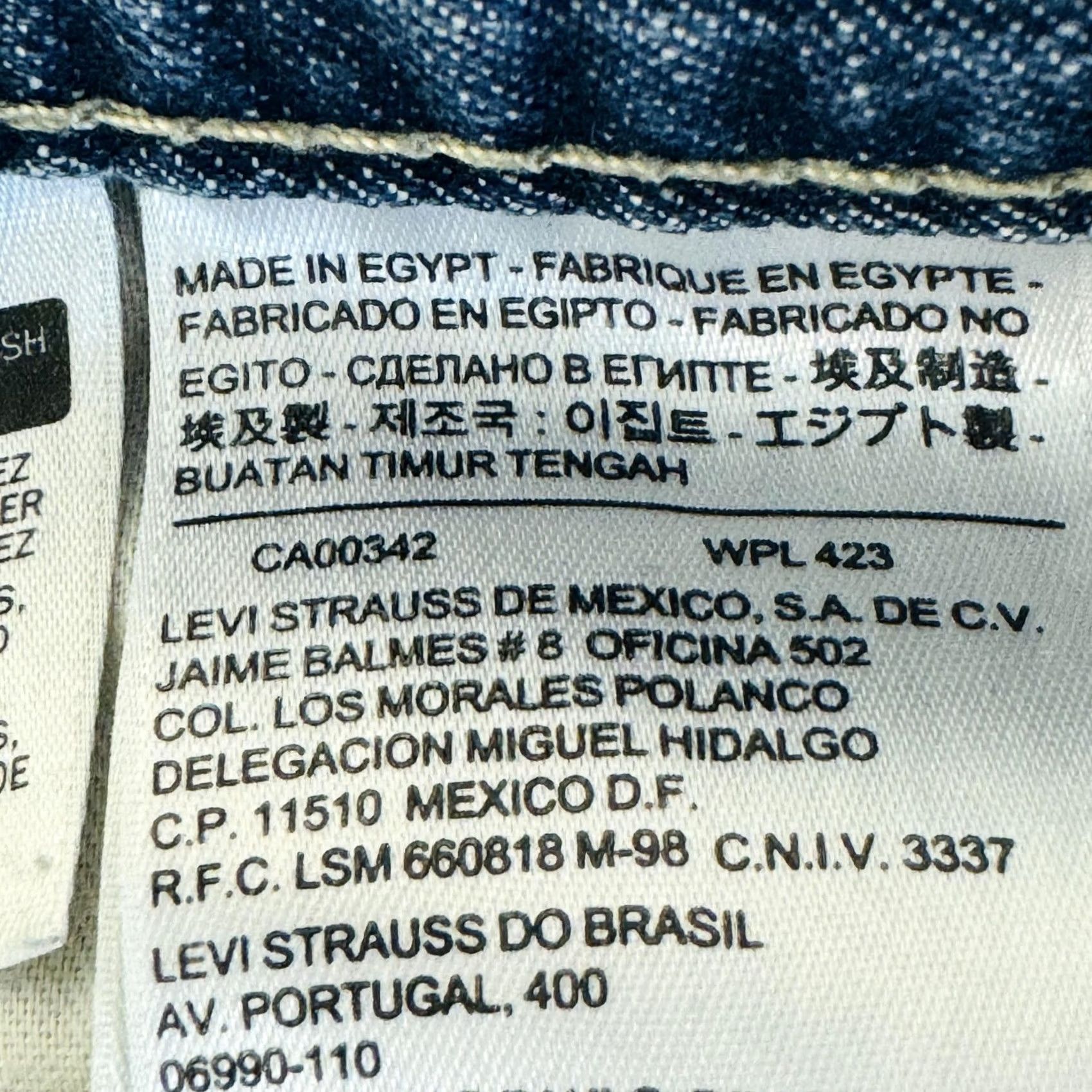 Levi's Levi's 569 Shorts 38 Blue Bermuda Distressed 5-Pocket Zip Fly Raw Hem Casual Mens VINTAGE? Size US 38 / EU 54 - 7 Thumbnail