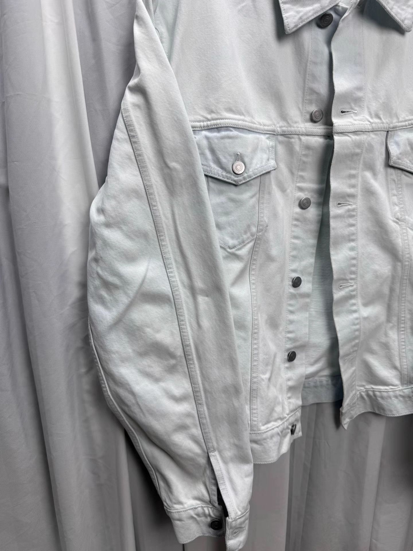 Maison Margiela MAISON MARGIELA 20SS Paint-Splattered Denim Jacket K20 Size US L / EU 52-54 / 3 - 2 Thumbnail