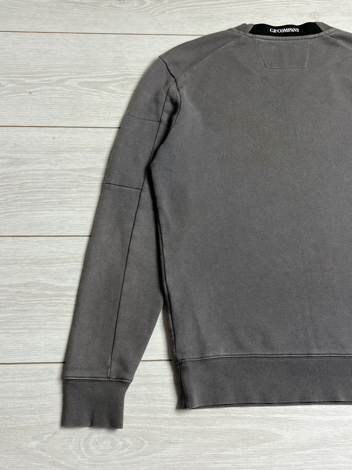 C.P. Company C.P. Company Arm Lens Crewneck Sweatshirt Grey SS20 Size US S / EU 44-46 / 1 - 10 Thumbnail