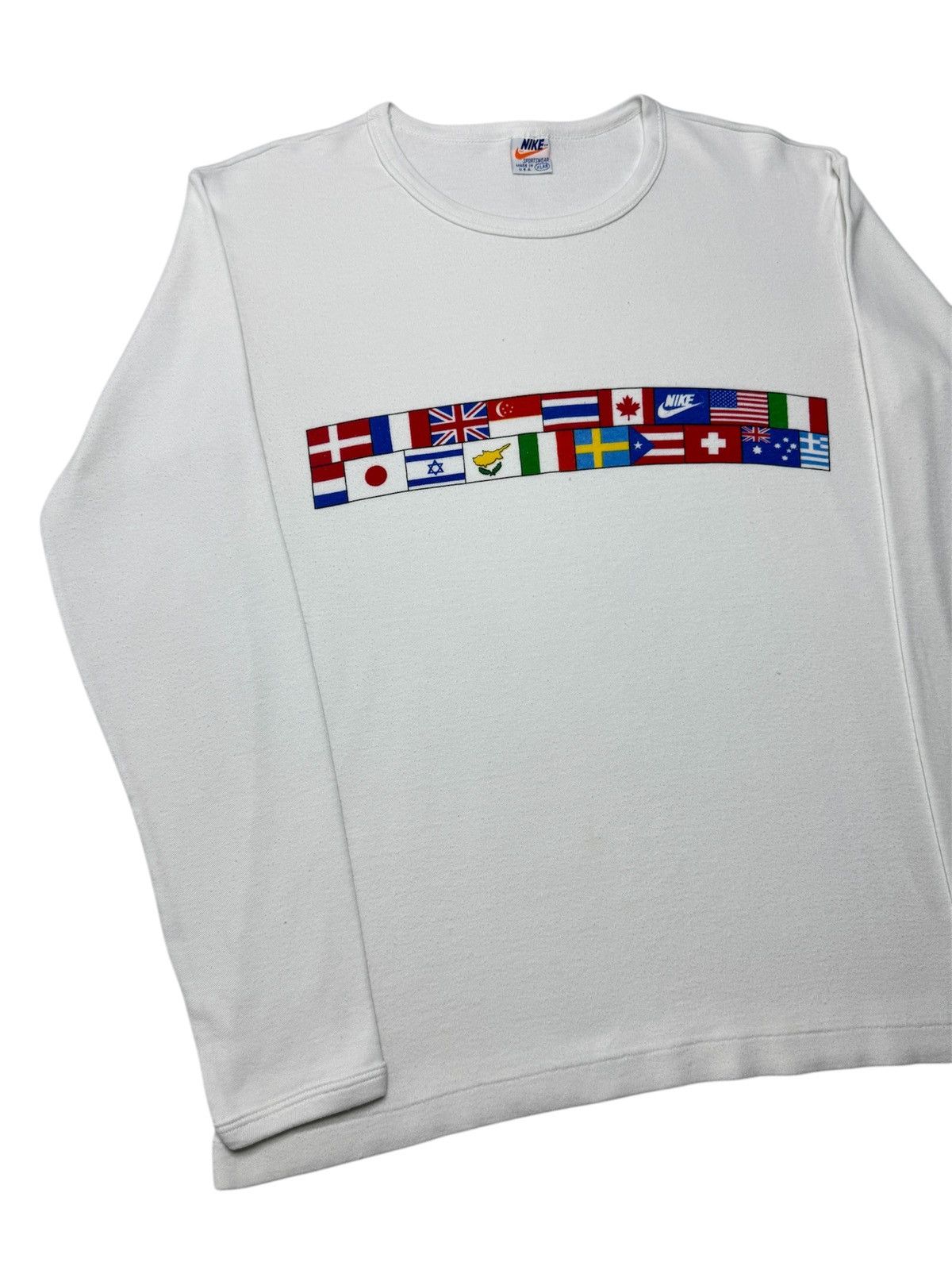 Nike Vintage 1970’s Nike World Flags Long Sleeve Tee Shirt Size US XL / EU 56 / 4 - 4 Thumbnail