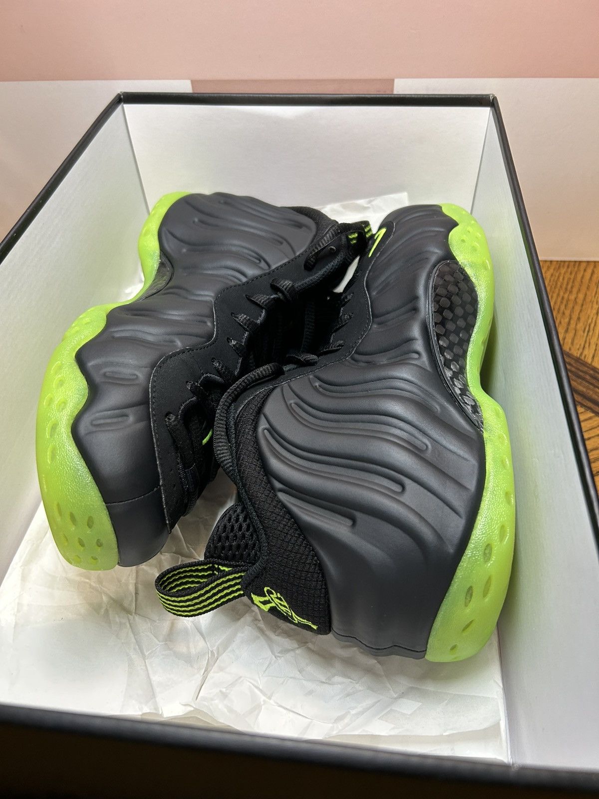 Nike Size 8 - Nike Air Foamposite One Black Volt 2024 NEW Size US 8 / EU 41 - 4 Thumbnail
