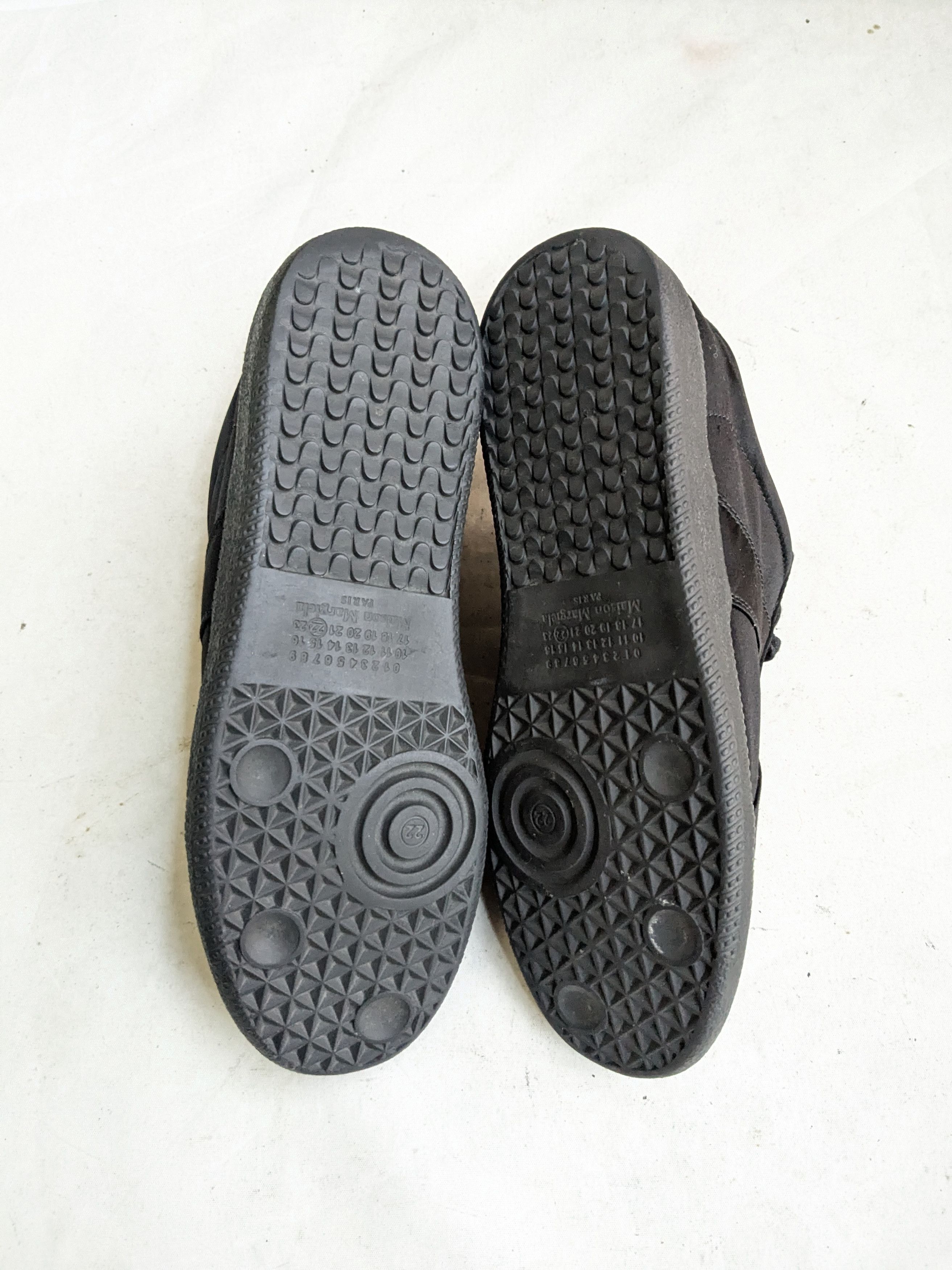 Maison Margiela Maison Margiela GAT Replica Black Satin 9 42 Low Tops Size US 9 / EU 42 - 14 Thumbnail