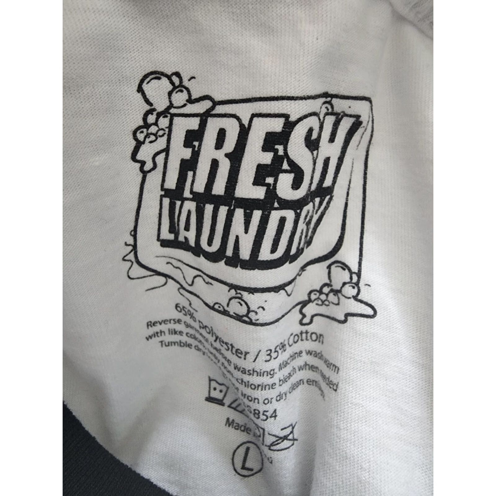Vintage **Fresh Laundry Mens Alien Spaceship UFO T-Shirt L** User: **Fresh Laundry Mens Alien Spaceship UFO T-Shirt L Regular Fit** Size US L / EU 52-54 / 3 - 4 Thumbnail