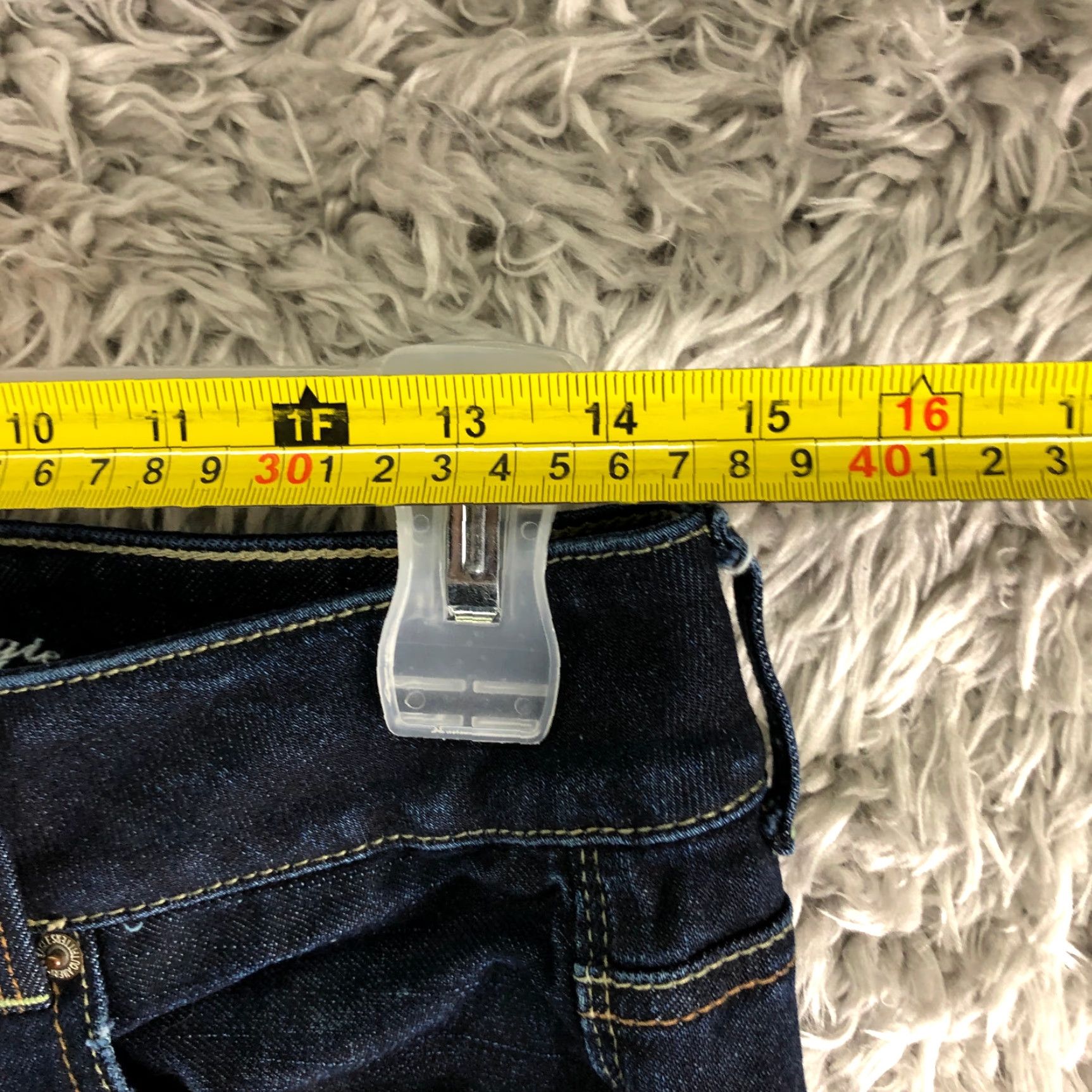 American Eagle Outfitters VINTAGE American Eagle Womens Size 6 Mid Rise Artist Crop Medium Wash Blue Denim Jeans Size 28" / US 6 / IT 42 - 2 Thumbnail