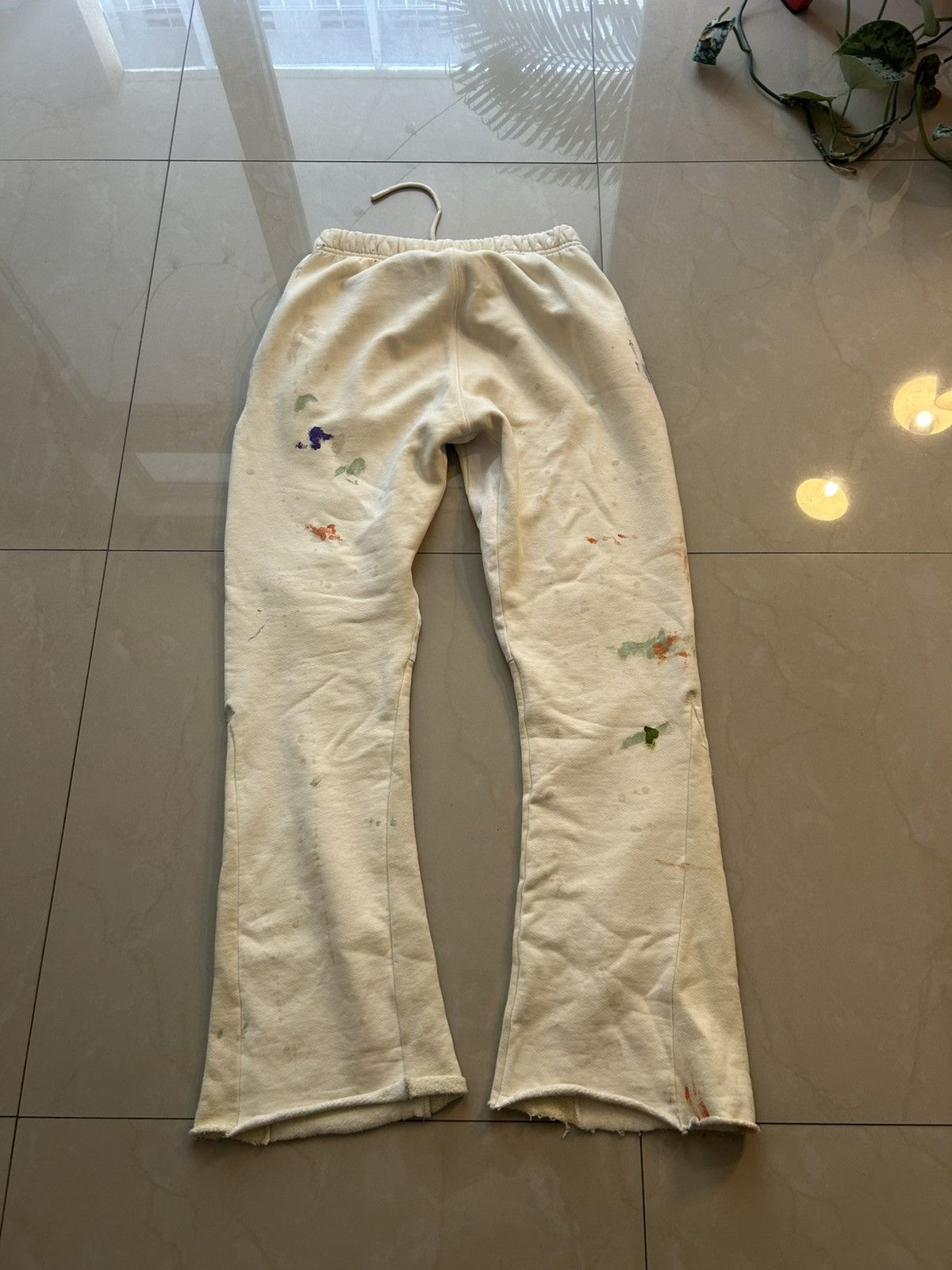 Gallery Dept. Gallery Dept Cream Flare Sweatpants Size US 30 / EU 46 - 5 Thumbnail