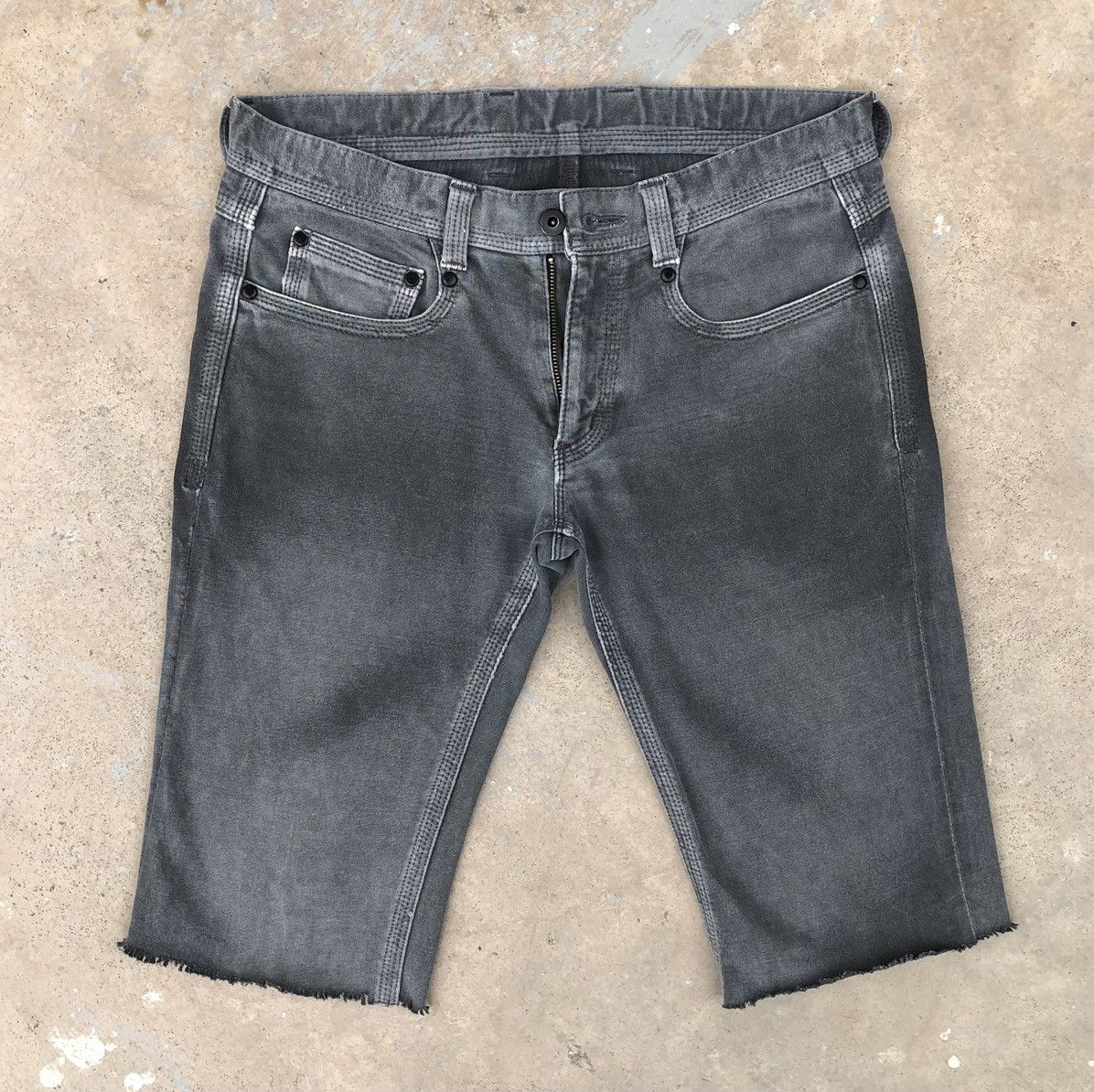 Black Barrett Black Barret Faded Distressed Short Pant Size US 30 / EU 46 - 1 Thumbnail
