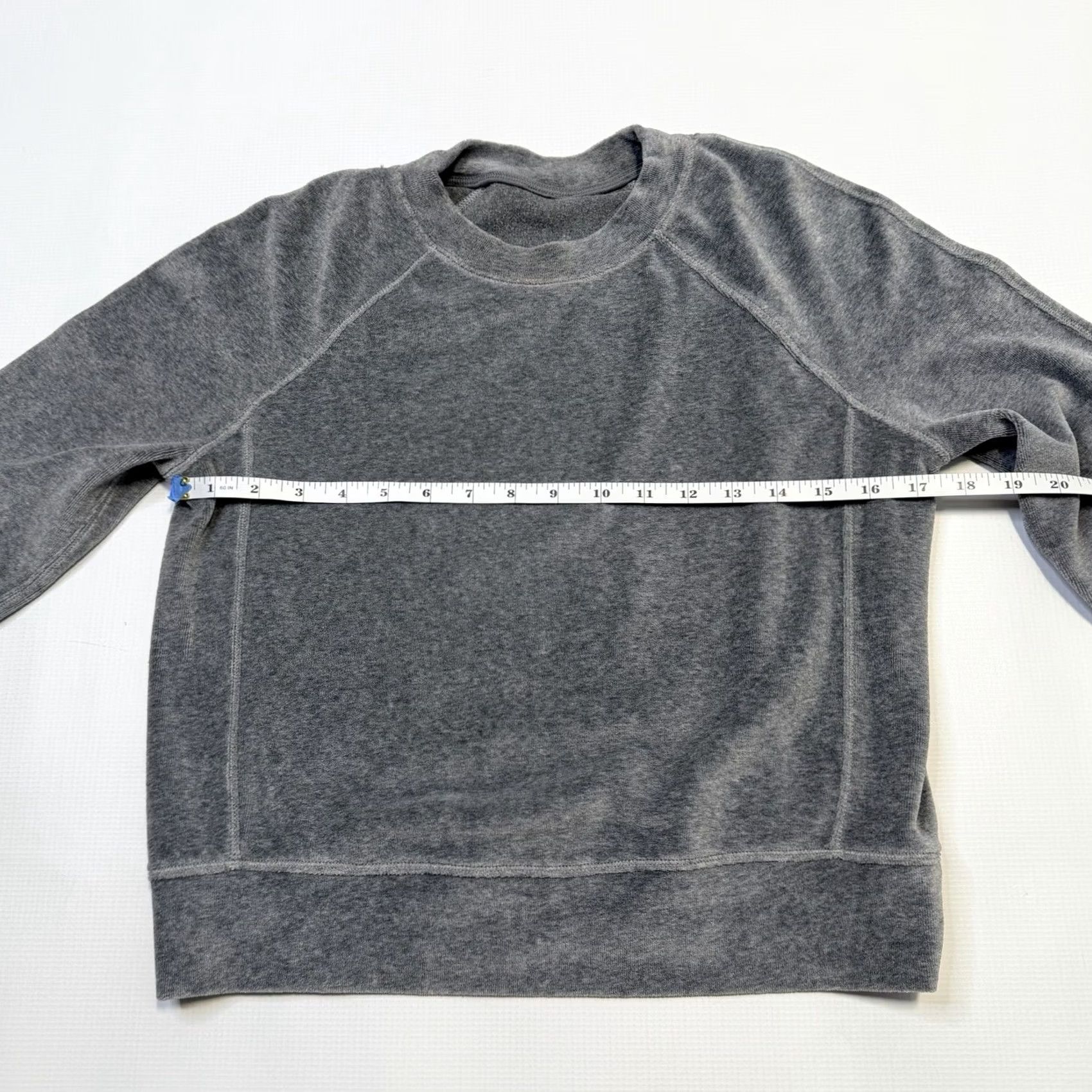 Lululemon Lululemon Every Moment Crew Velour Sweatshirt Womens XS Gray Pullover Knit/Velour Comfort Casual Activewear Size XS / US 0-2 / IT 36-38 - 7 Thumbnail