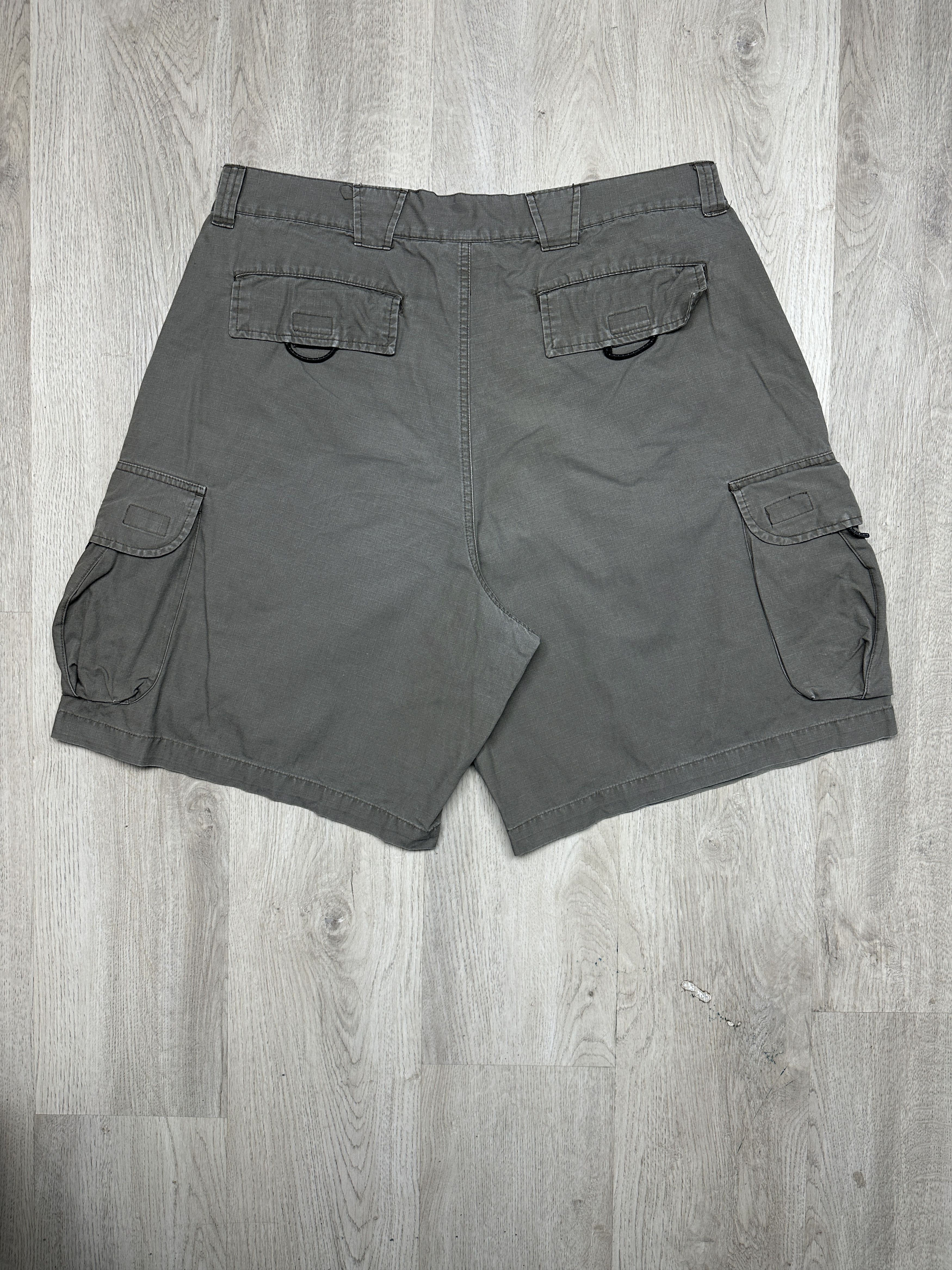 Nike ACG Nike ACG Vintage Mens Cargo Shorts Size US 36 / EU 52 - 6 Thumbnail